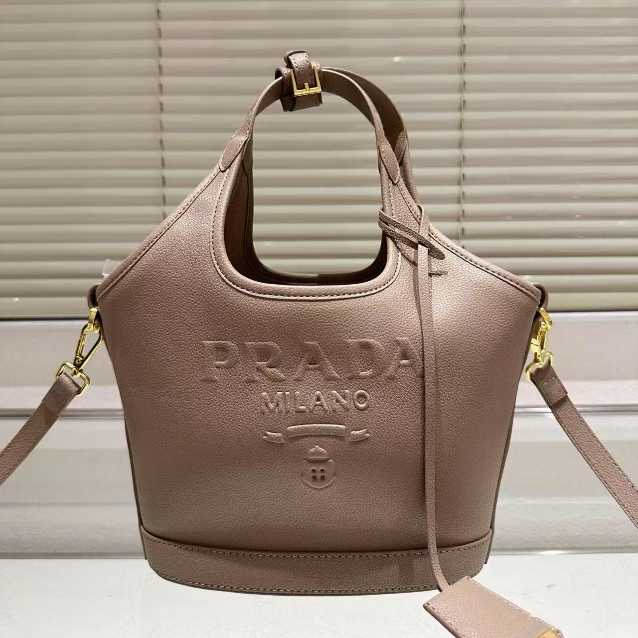 PR4DA 牛革ハンドバッグ【50％割引+送料無料】