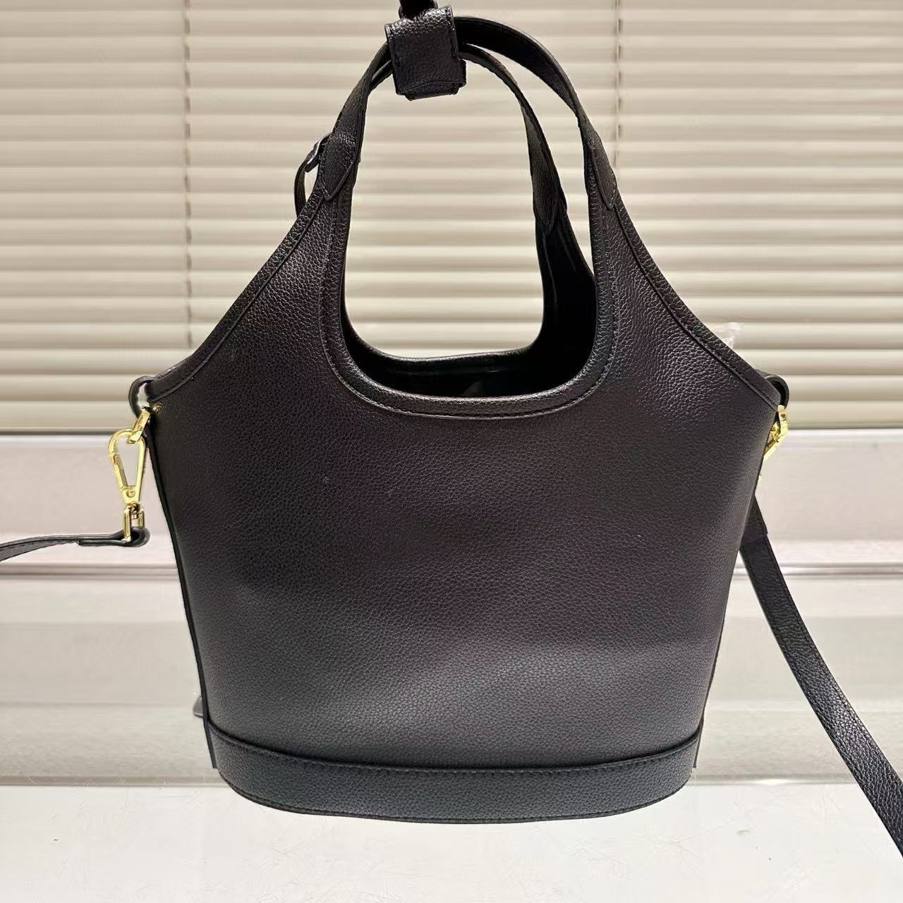 PR4DA 牛革ハンドバッグ【50％割引+送料無料】