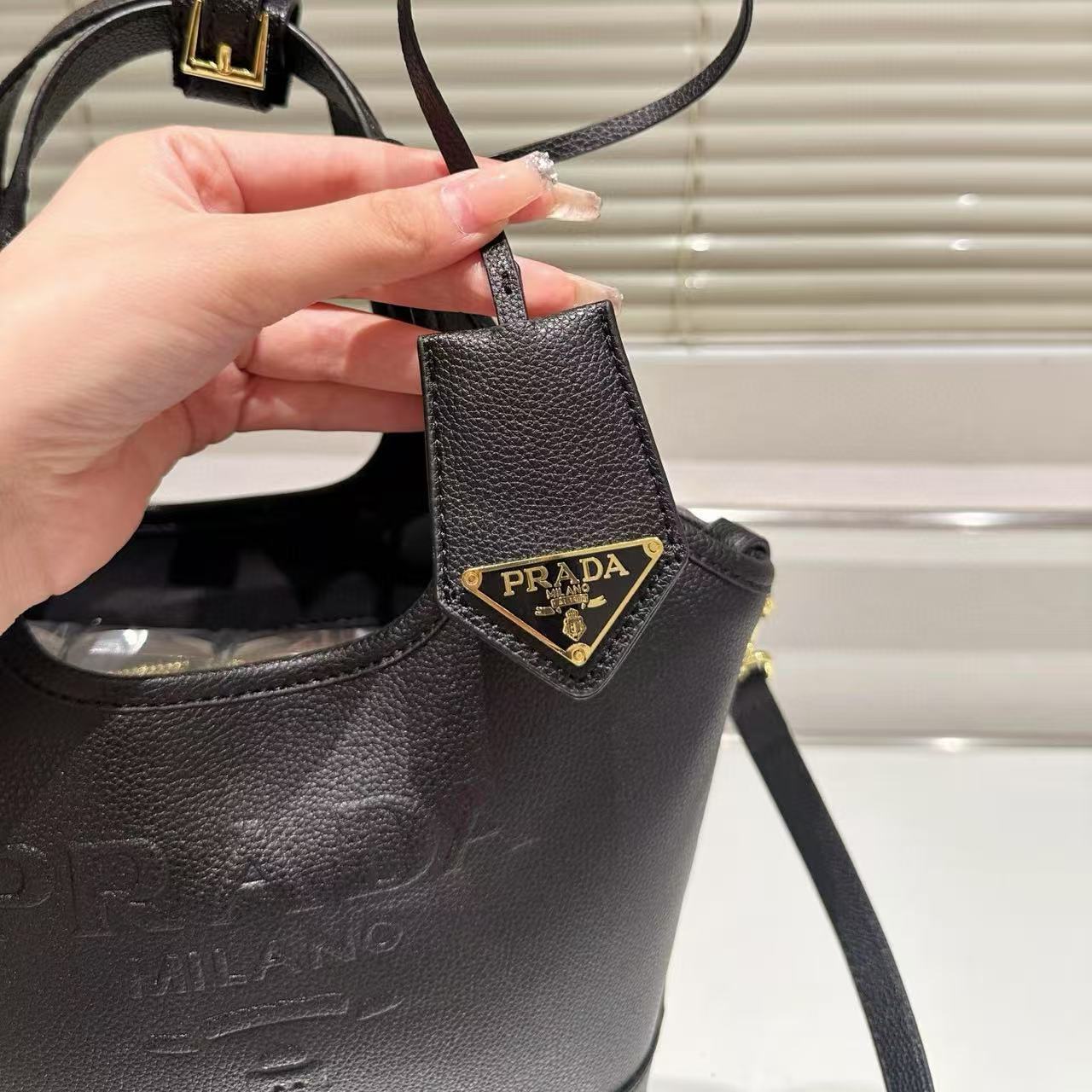 PR4DA 牛革ハンドバッグ【50％割引+送料無料】