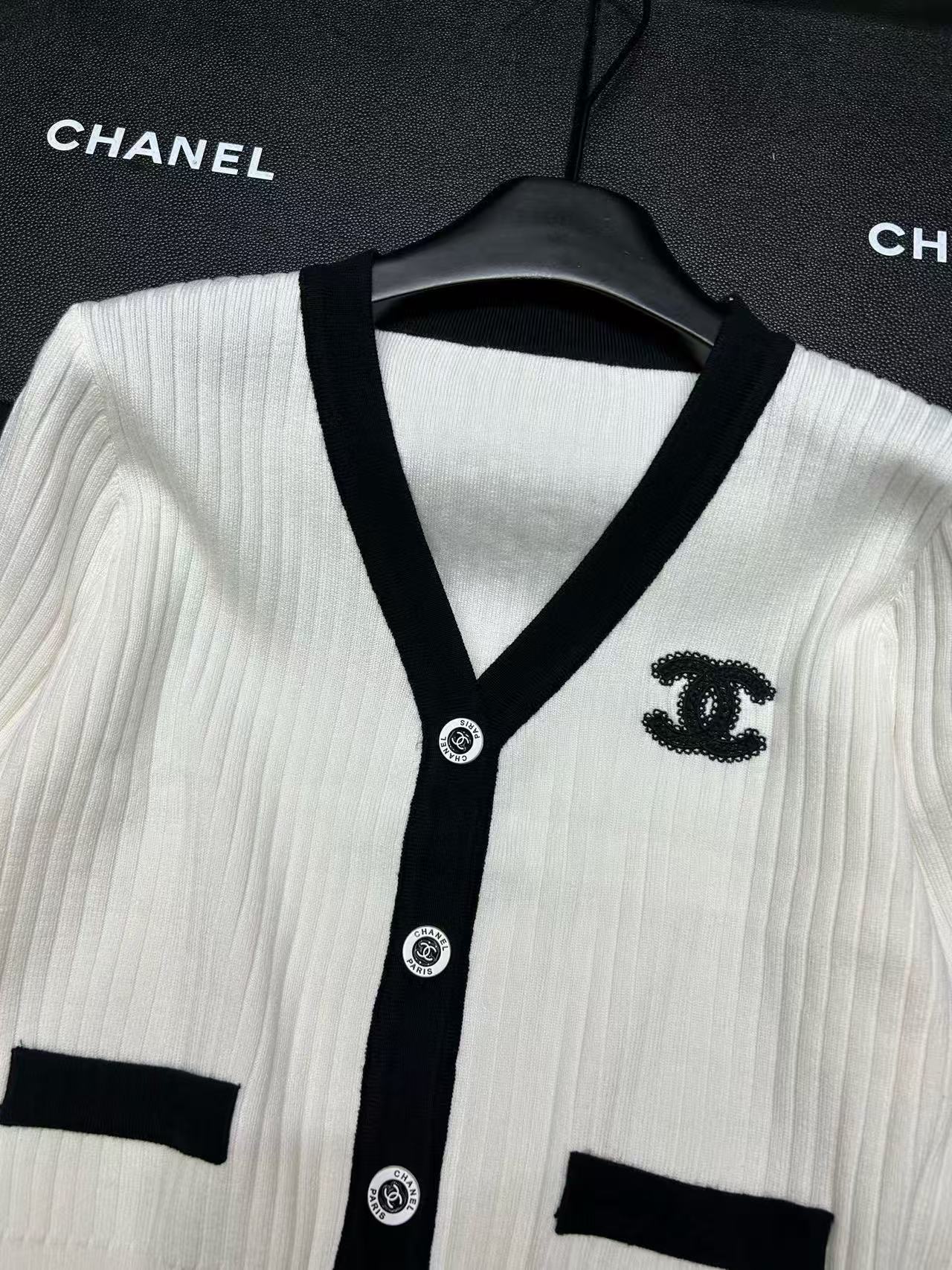 CHANE1VネックダブルCウールカーディガン【50％割引+送料無料】