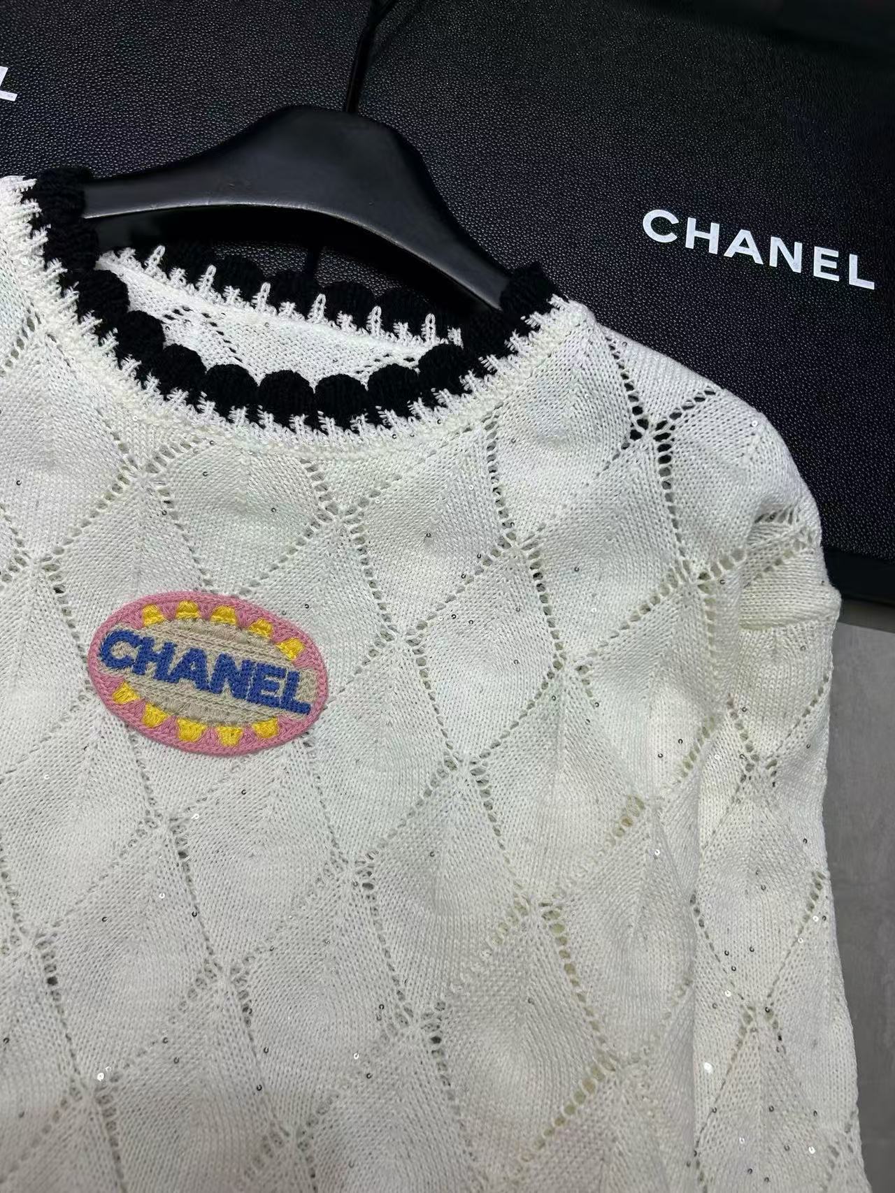 CHANE1 チェック柄レタリングセーター【50％割引+送料無料】