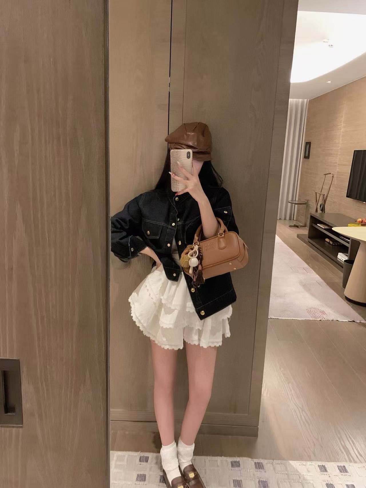 CEL1NE の凱旋門刺繍デニムジャケット【50％割引+送料無料】