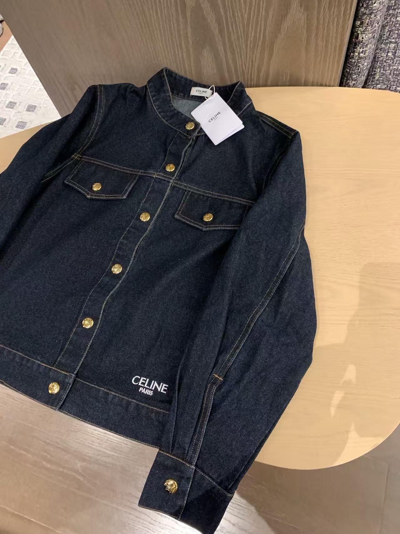 CEL1NE の凱旋門刺繍デニムジャケット【50％割引+送料無料】