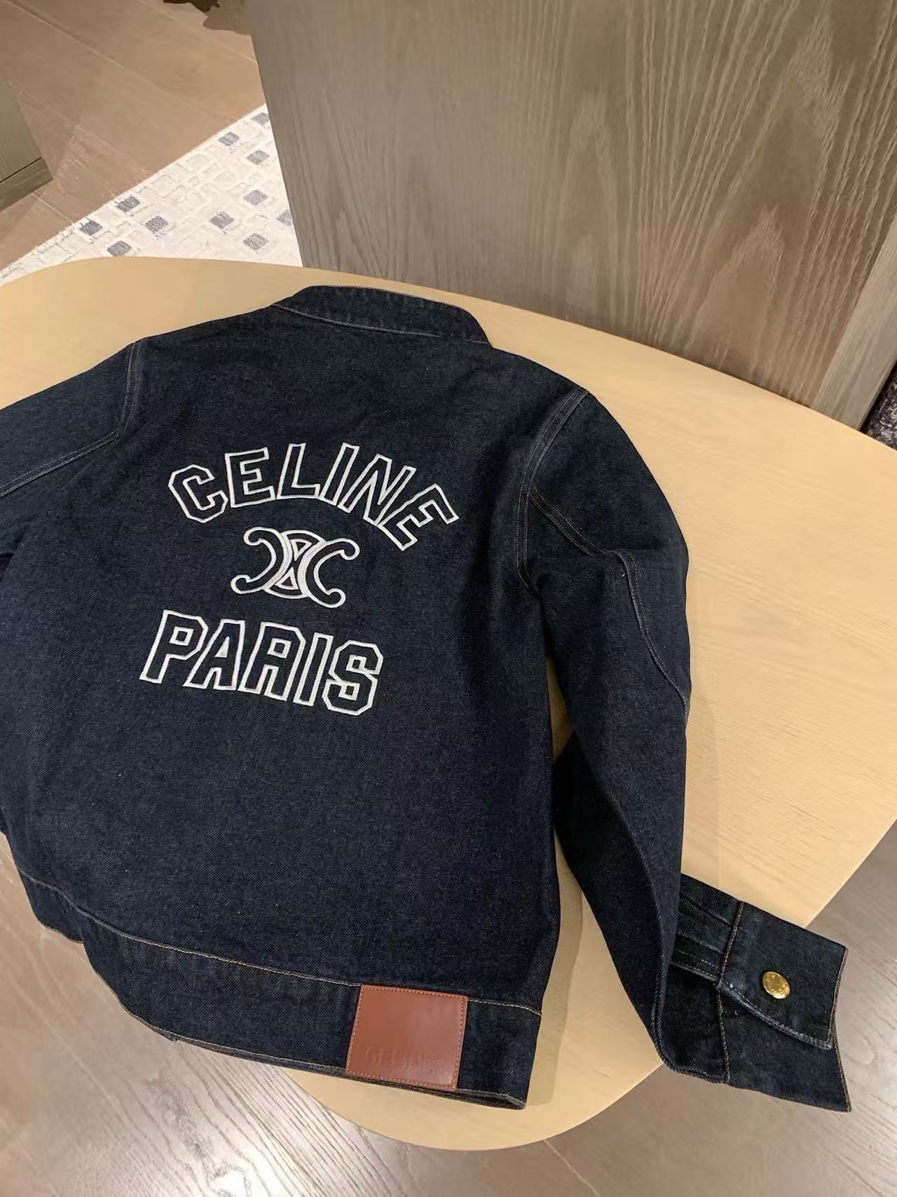 CEL1NE の凱旋門刺繍デニムジャケット【50％割引+送料無料】