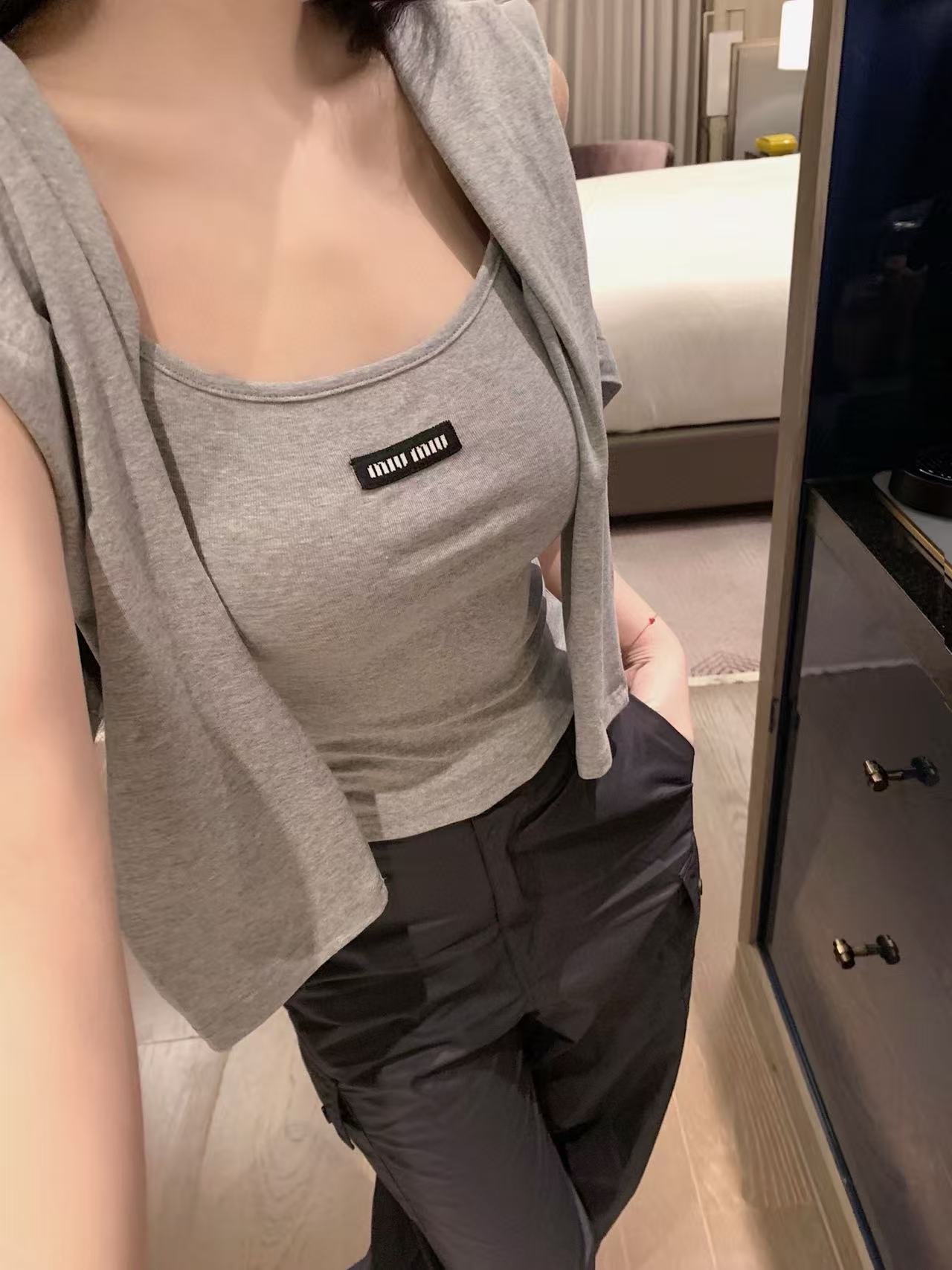 M1UM1U レースカーディガン＋ベスト ツーピースセット【50％割引+送料無料】