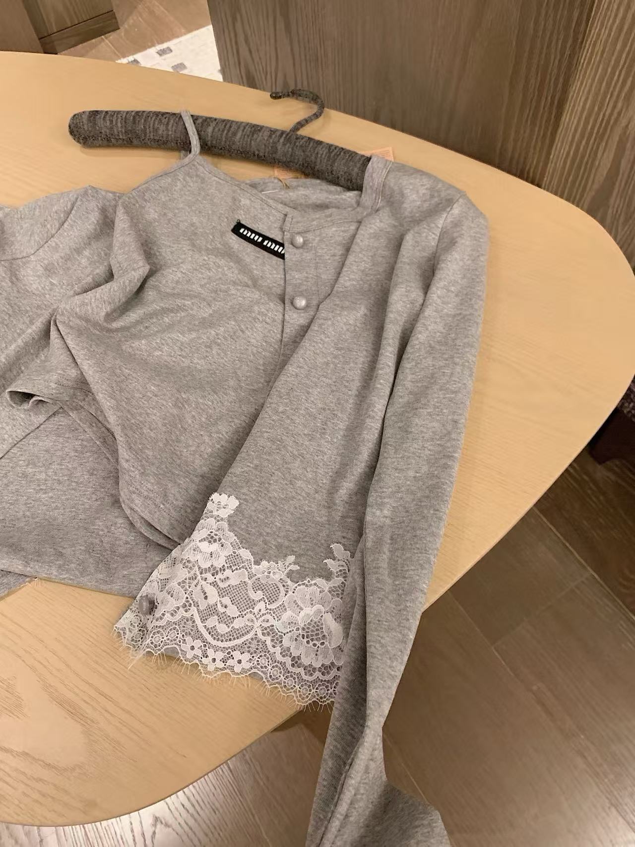 M1UM1U レースカーディガン＋ベスト ツーピースセット【50％割引+送料無料】