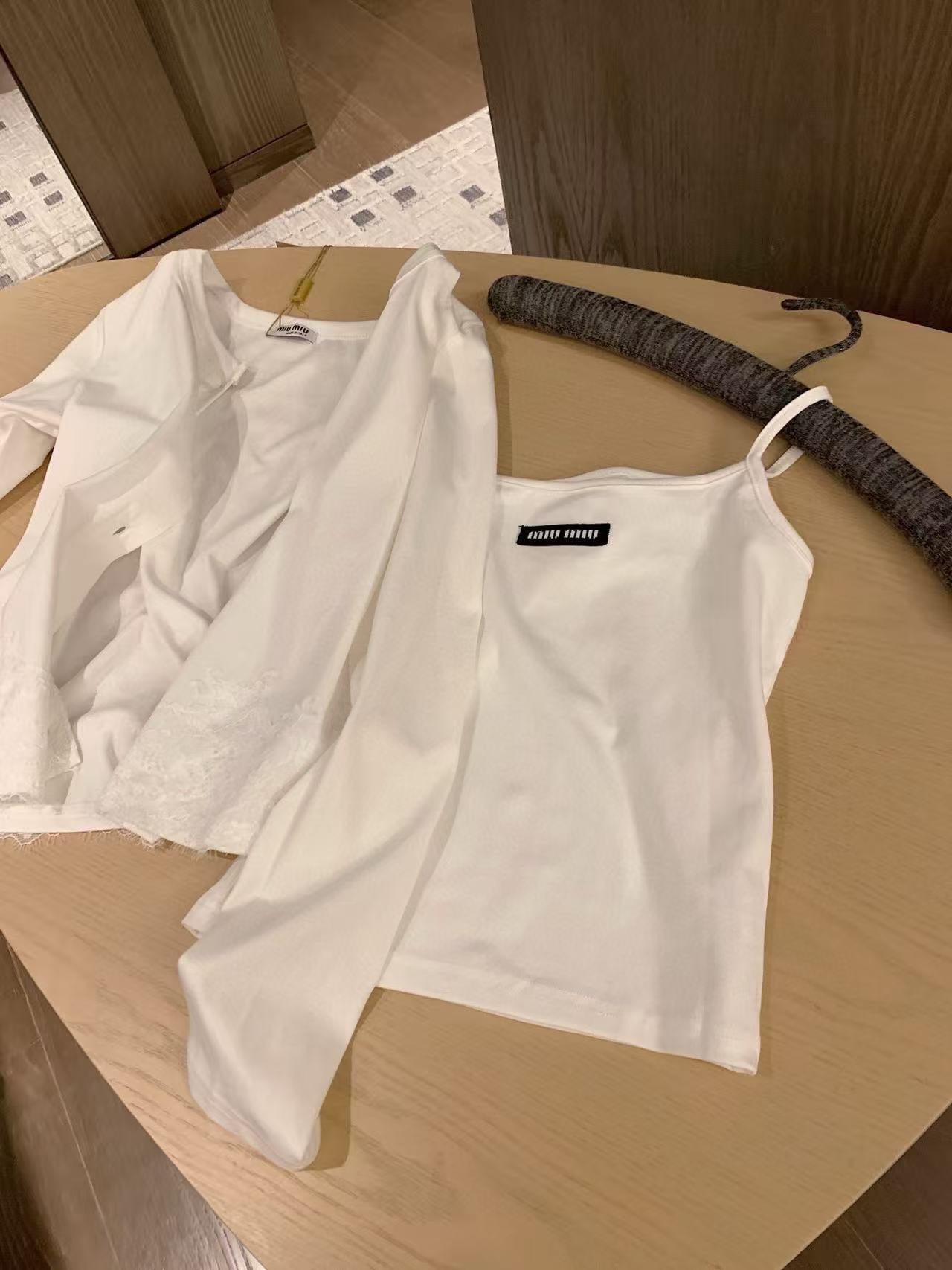 M1UM1U レースカーディガン＋ベスト ツーピースセット【50％割引+送料無料】