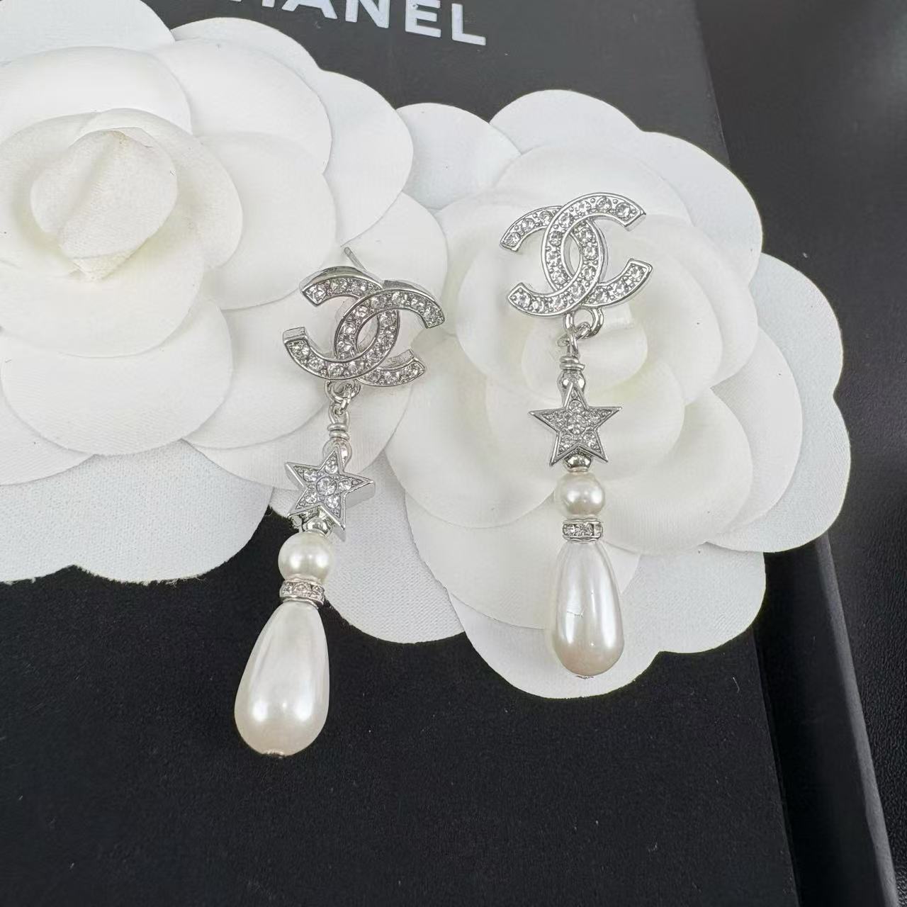 CHANE1 五芒星ダブルCパールイヤリング【50％割引+送料無料】