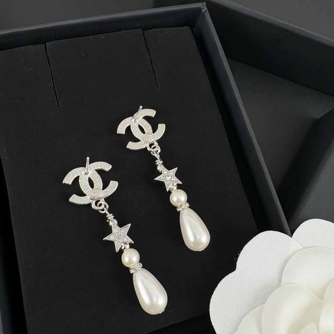 CHANE1 五芒星ダブルCパールイヤリング【50％割引+送料無料】
