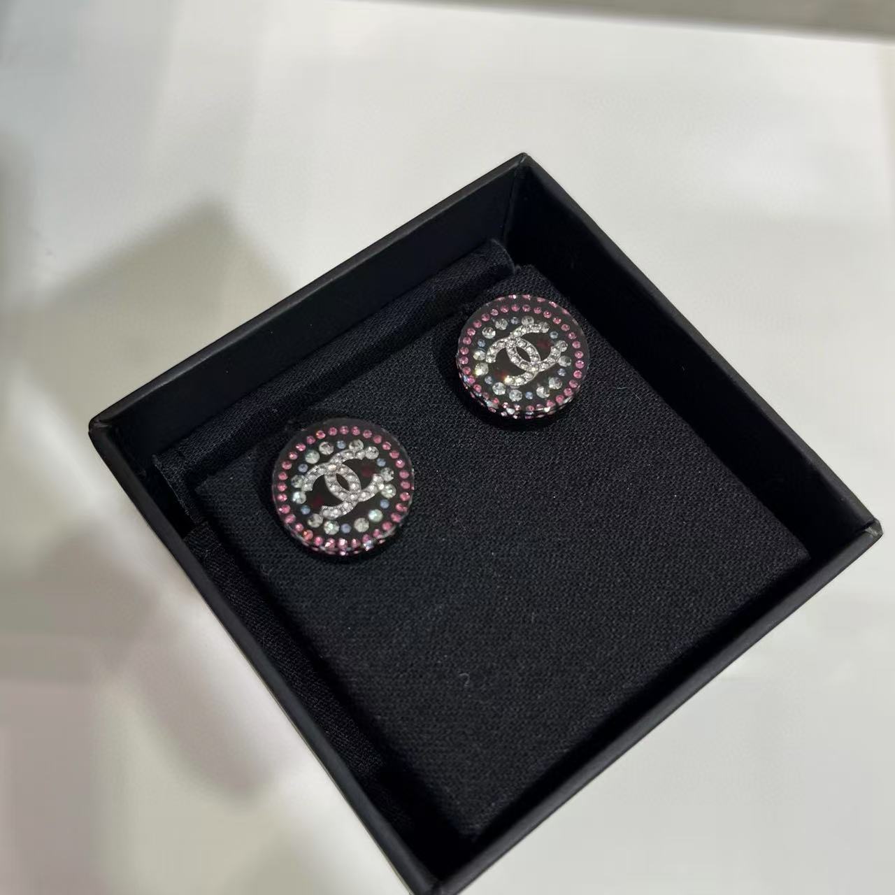 CHANE1 ラウンドダブルC フルダイヤモンドイヤリング【50％割引+送料無料】