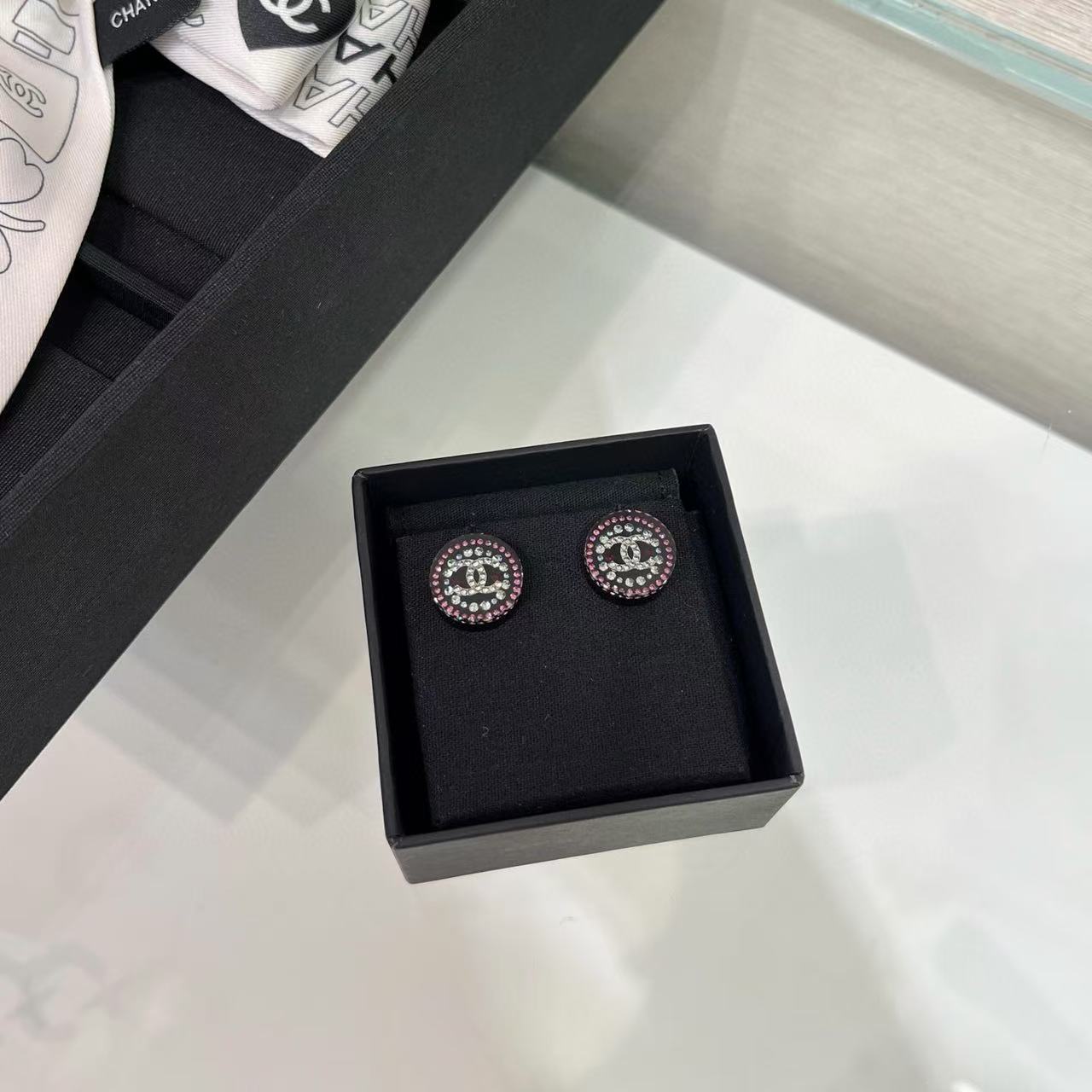 CHANE1 ラウンドダブルC フルダイヤモンドイヤリング【50％割引+送料無料】