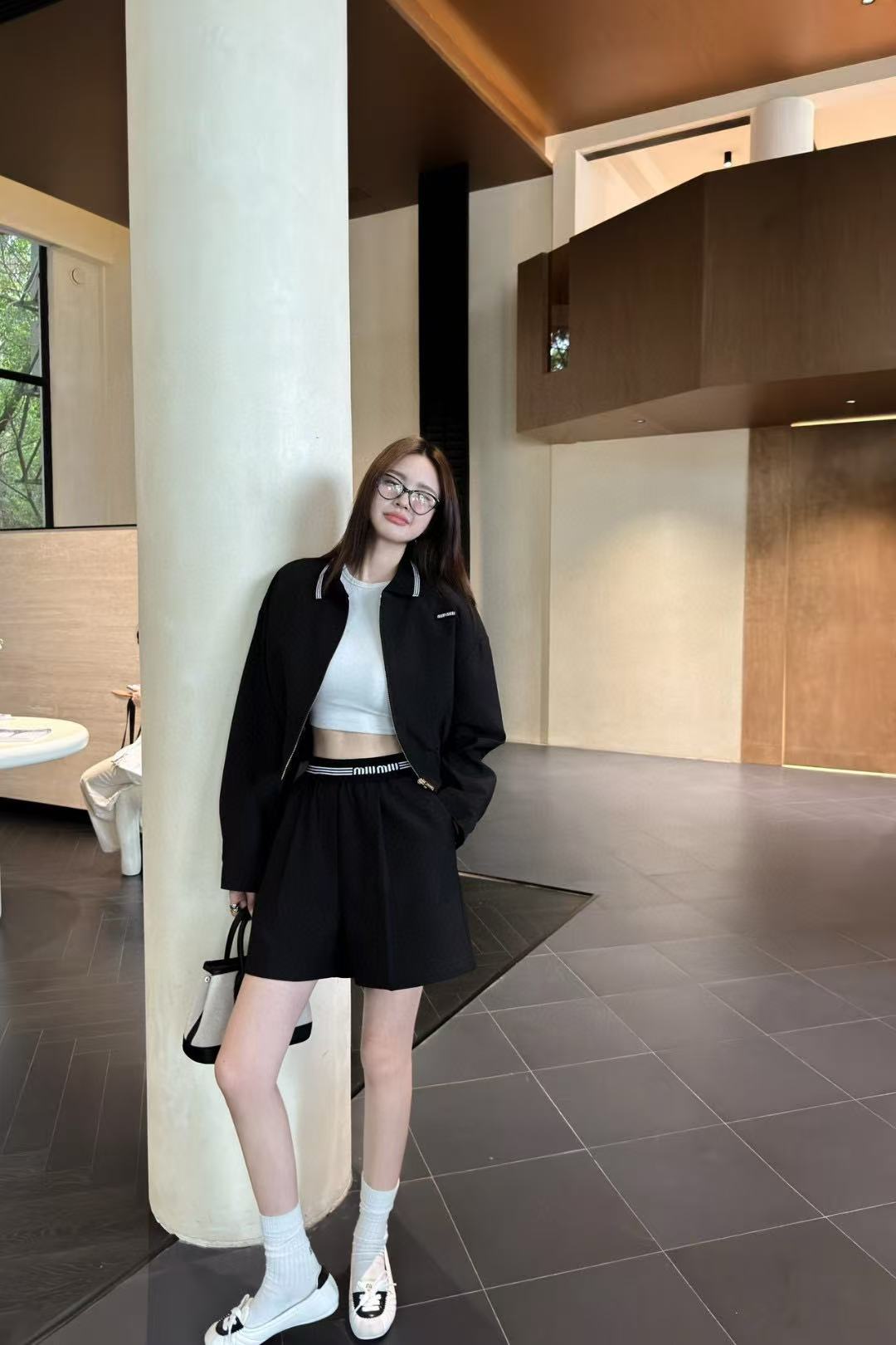 M1UM1U シンプルジャケット+ショーツ ツーピースセット【50％割引+送料無料】