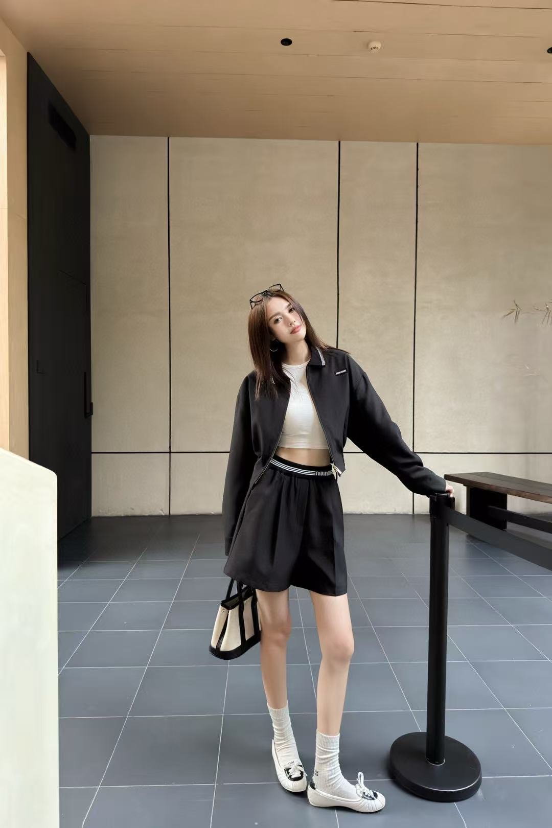 M1UM1U シンプルジャケット+ショーツ ツーピースセット【50％割引+送料無料】