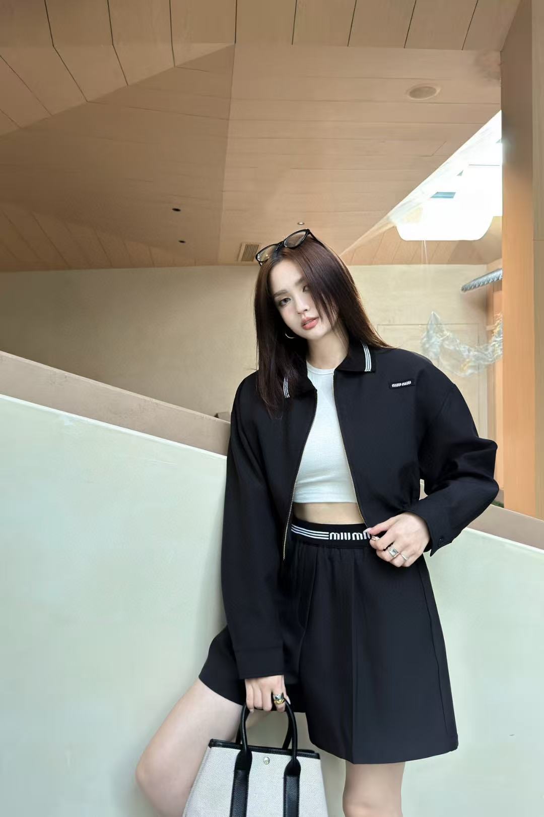 M1UM1U シンプルジャケット+ショーツ ツーピースセット【50％割引+送料無料】