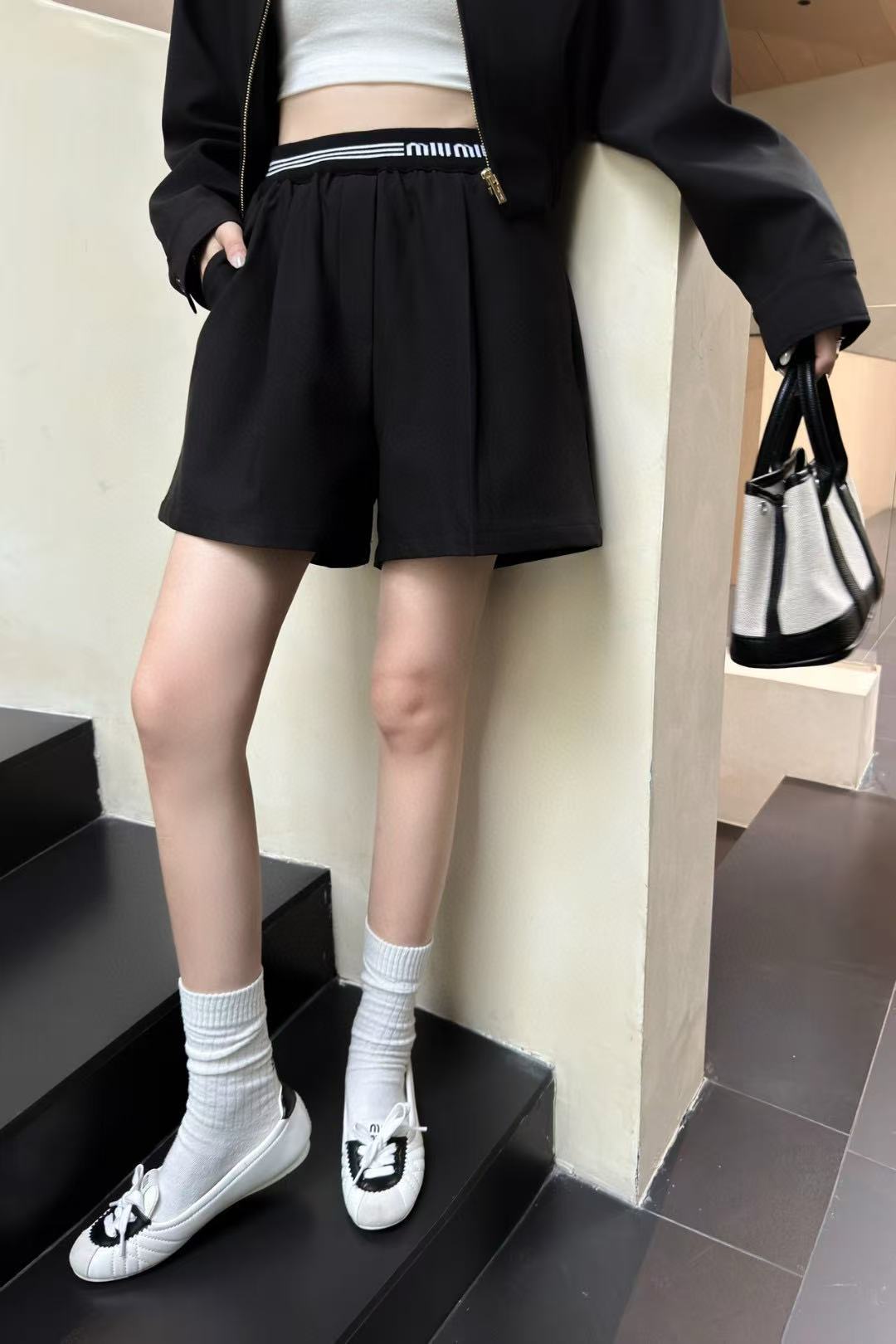 M1UM1U シンプルジャケット+ショーツ ツーピースセット【50％割引+送料無料】