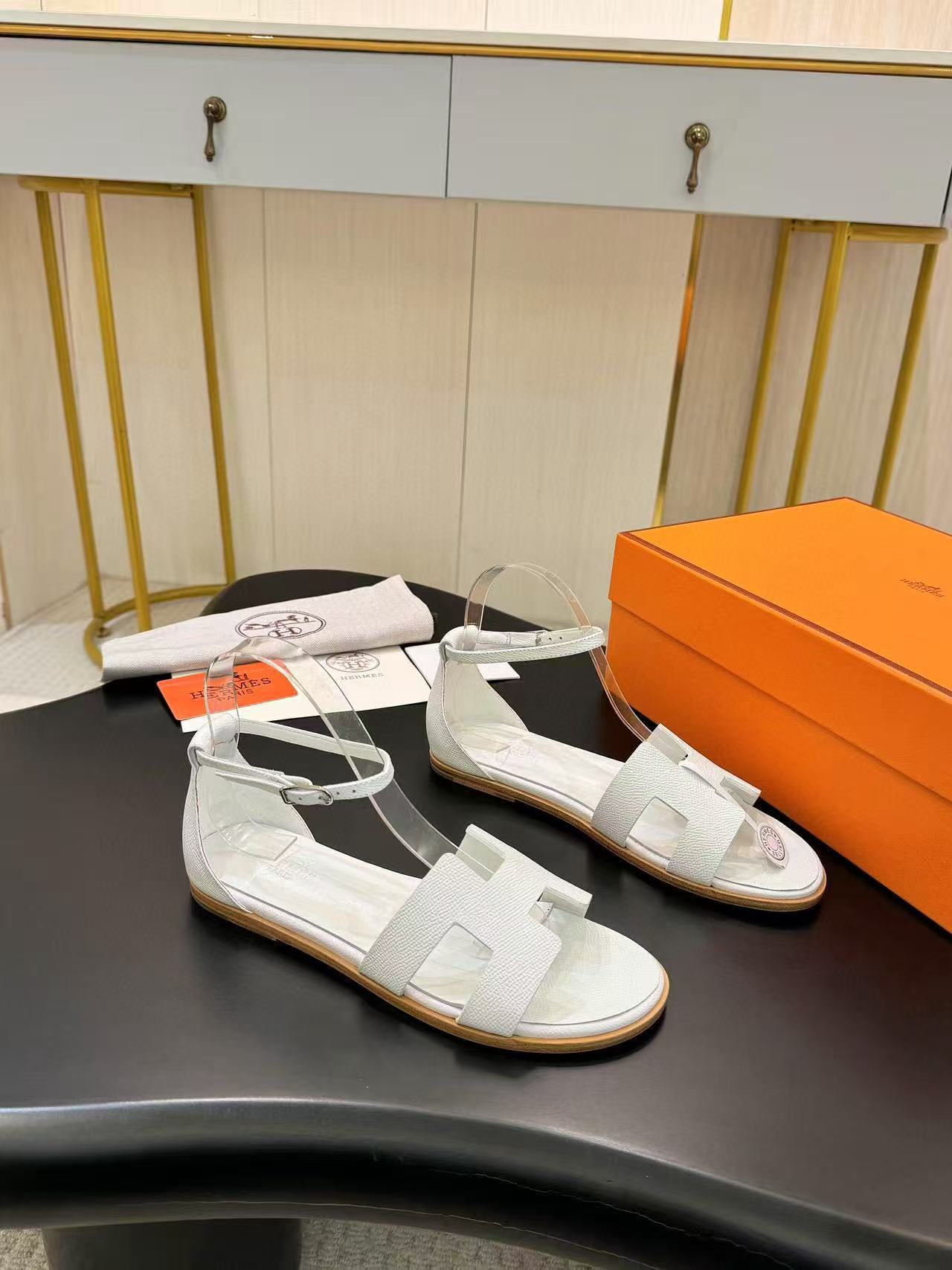 HERME5 高品質高品質のシープスキンサンダル【50％割引+送料無料】