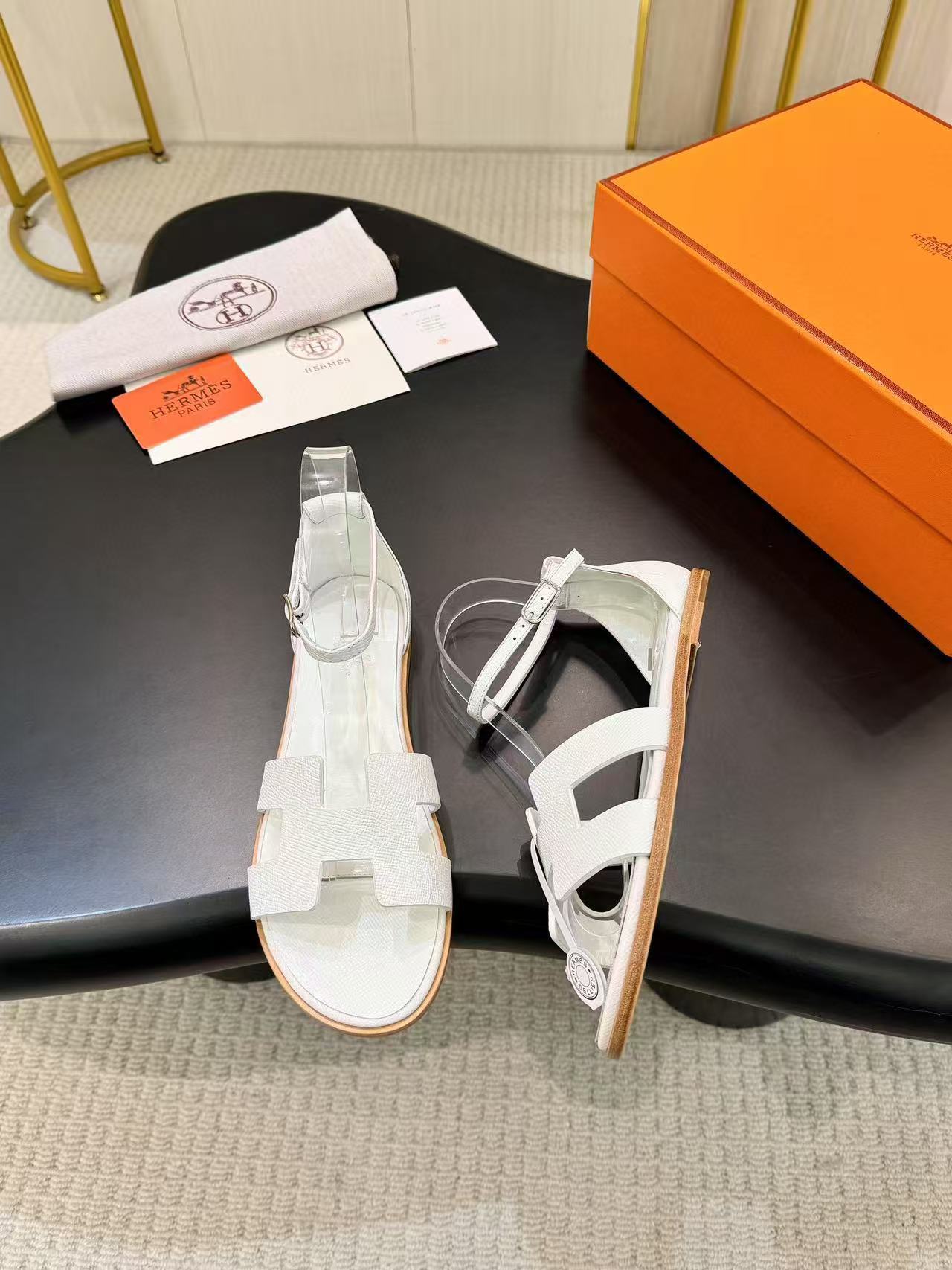 HERME5 高品質高品質のシープスキンサンダル【50％割引+送料無料】