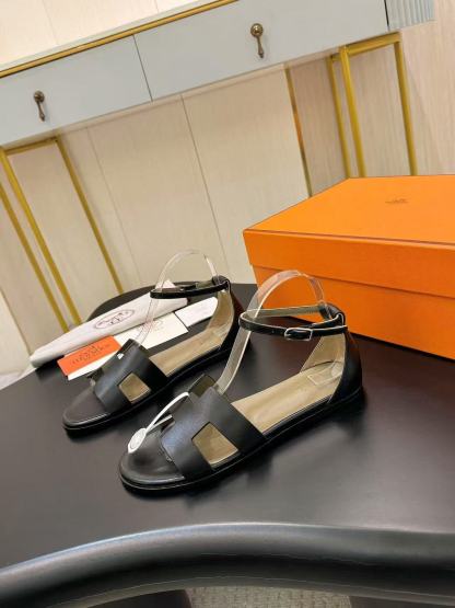 HERME5 高品質高品質のシープスキンサンダル【50％割引+送料無料】