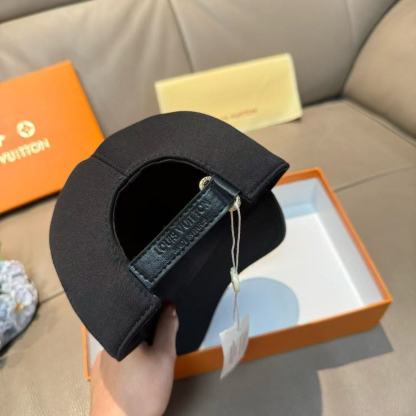 LV刺繍ロゴ入りベースボールキャップ【50％割引+送料無料】