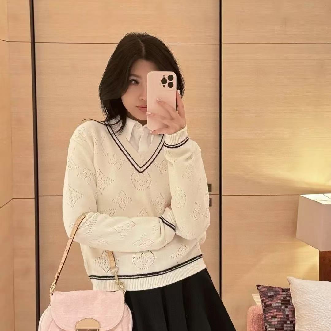 LV四つ葉のクローバー中空Vネックウールセーター【50％割引+送料無料】