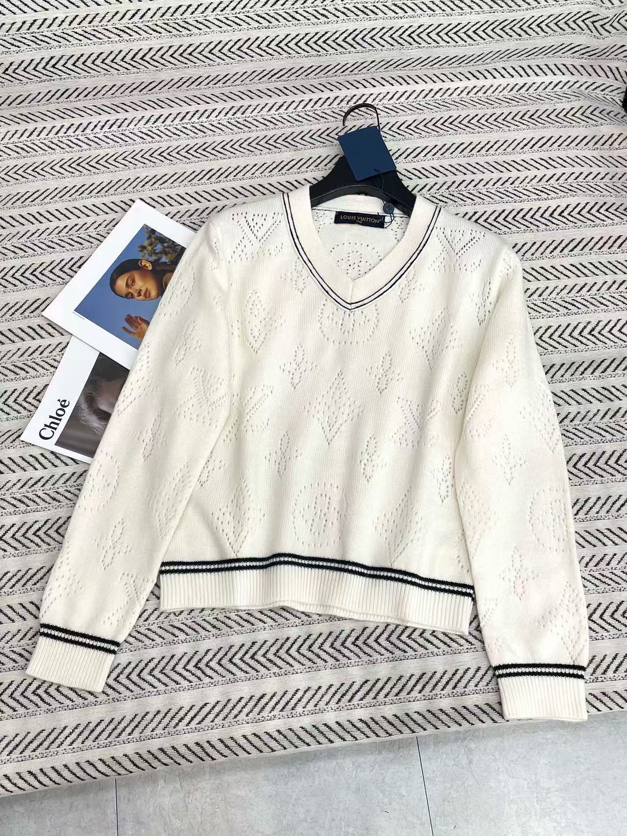 LV四つ葉のクローバー中空Vネックウールセーター【50％割引+送料無料】
