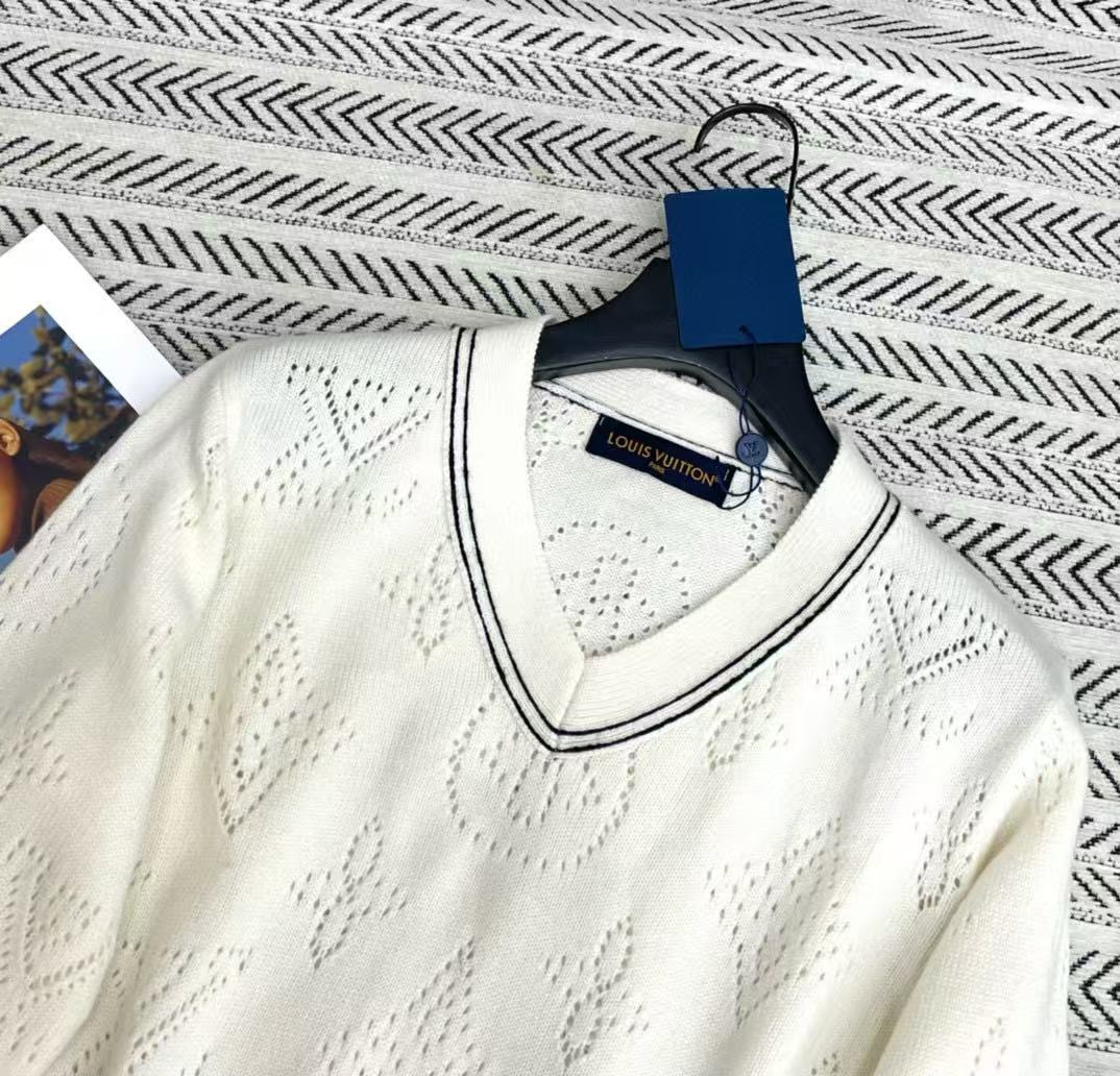 LV四つ葉のクローバー中空Vネックウールセーター【50％割引+送料無料】