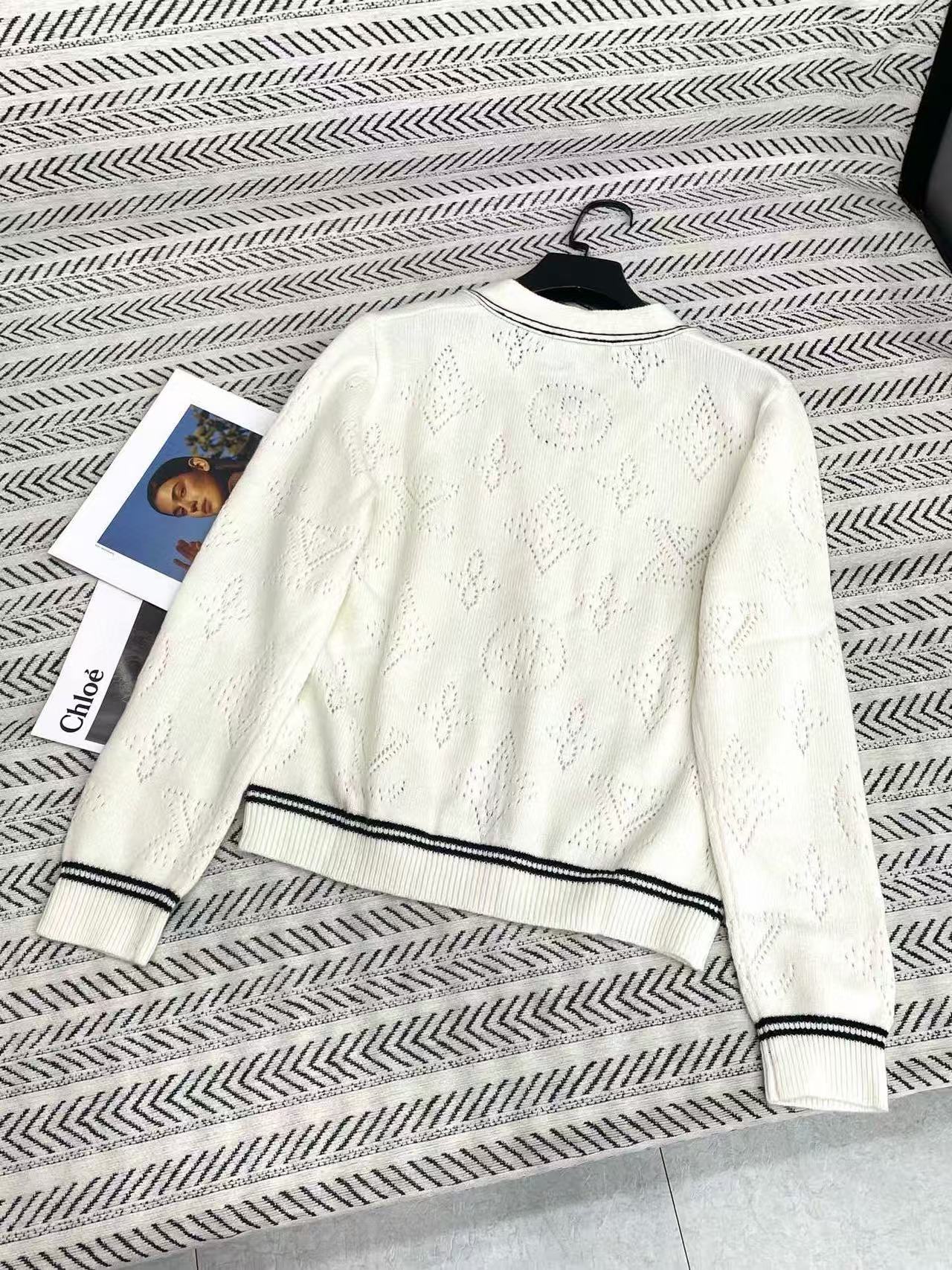 LV四つ葉のクローバー中空Vネックウールセーター【50％割引+送料無料】