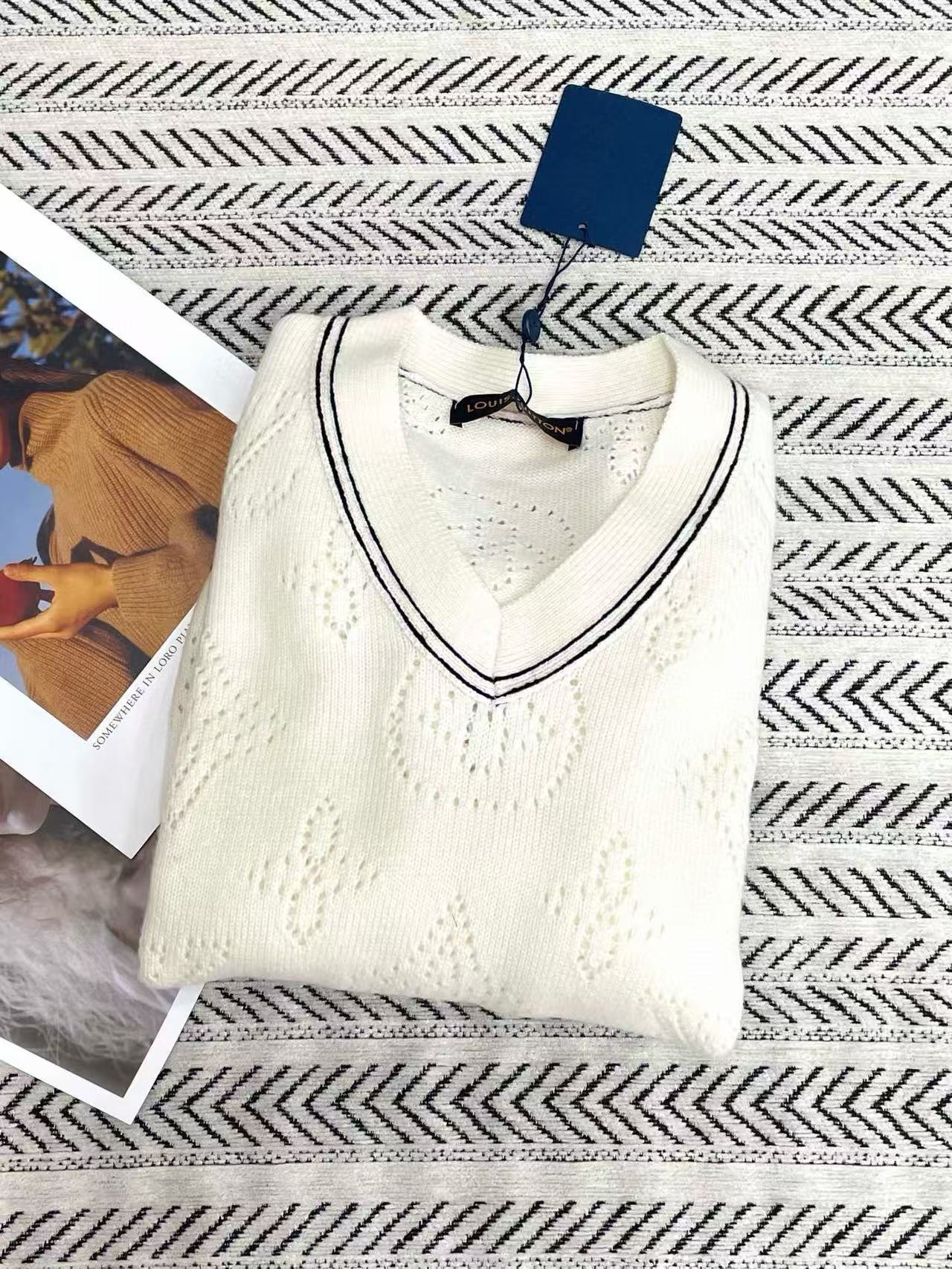 LV四つ葉のクローバー中空Vネックウールセーター【50％割引+送料無料】