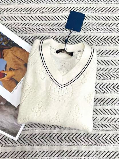 LV四つ葉のクローバー中空Vネックウールセーター【50％割引+送料無料】