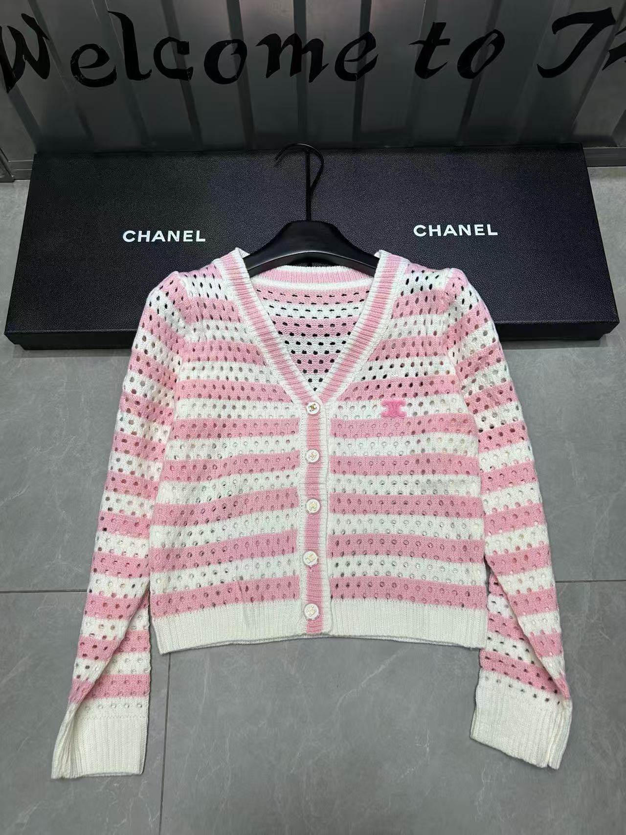 CHANE1 Vネック中空カーディガン【50％割引+送料無料】