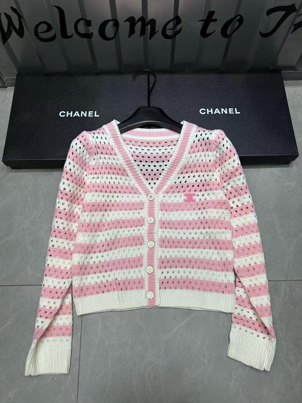 CHANE1 Vネック中空カーディガン【50％割引+送料無料】