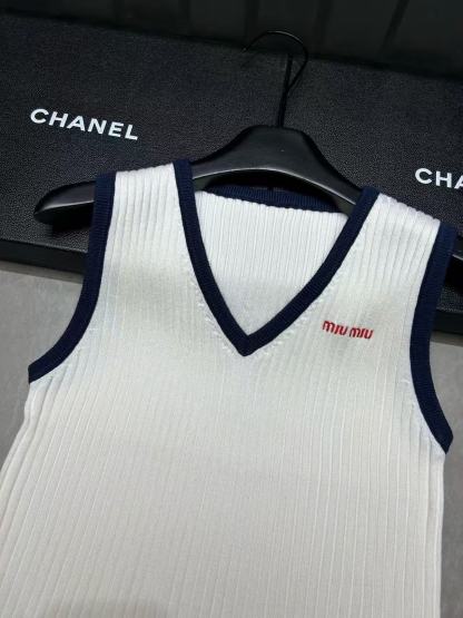 M1UM1U Vネックフリースベスト【50％割引+送料無料】