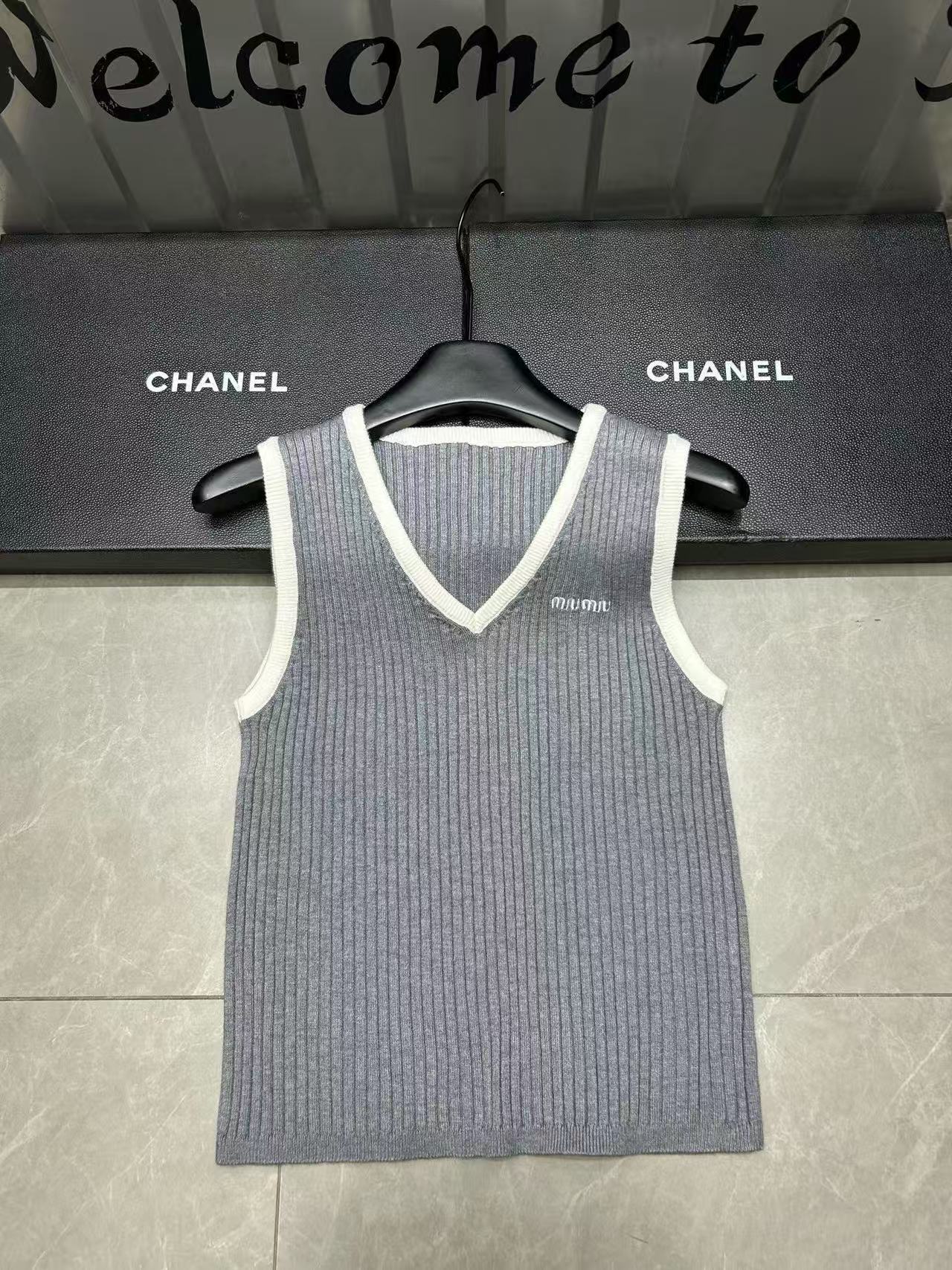 M1UM1U Vネックフリースベスト【50％割引+送料無料】