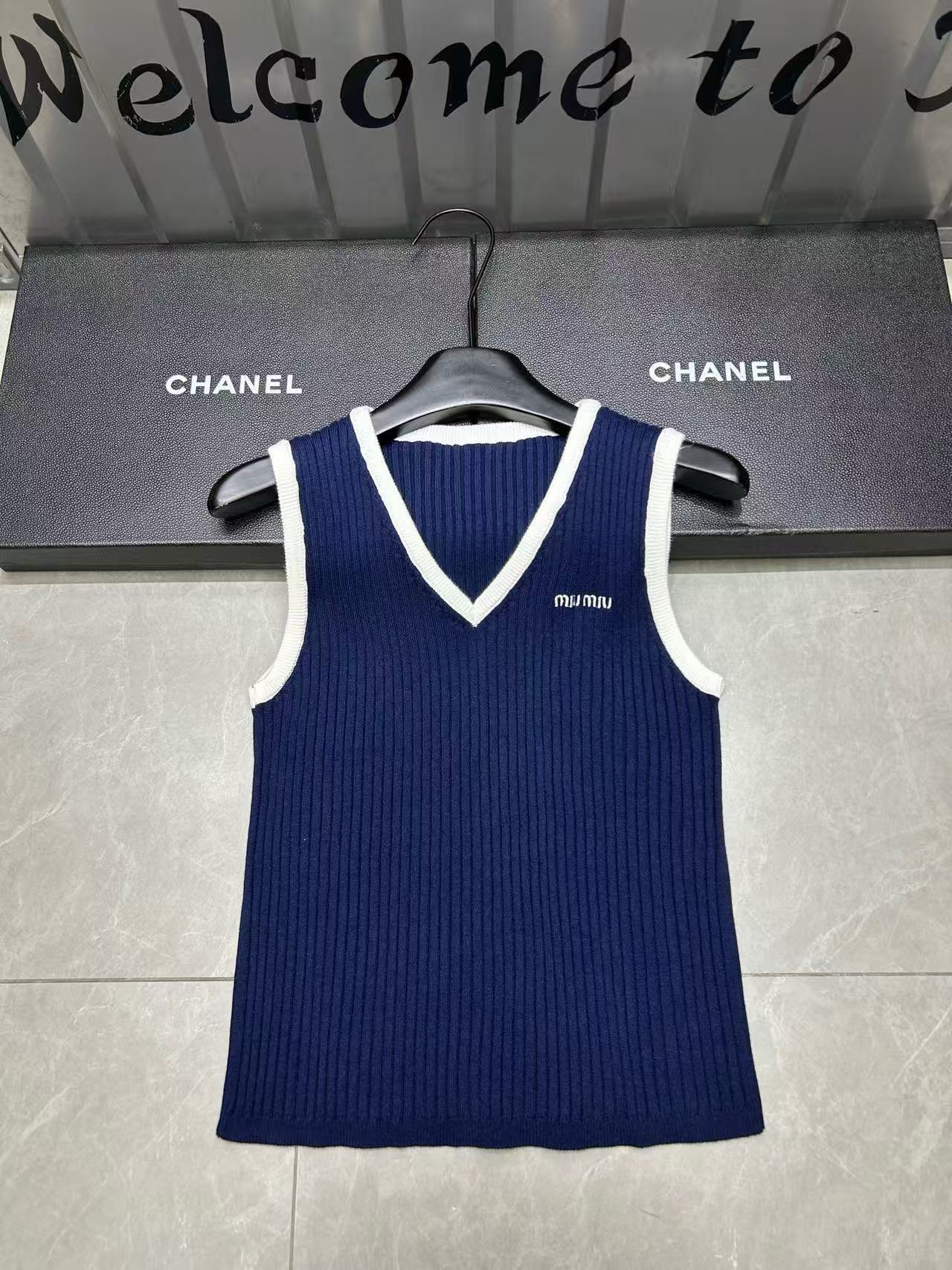 M1UM1U Vネックフリースベスト【50％割引+送料無料】