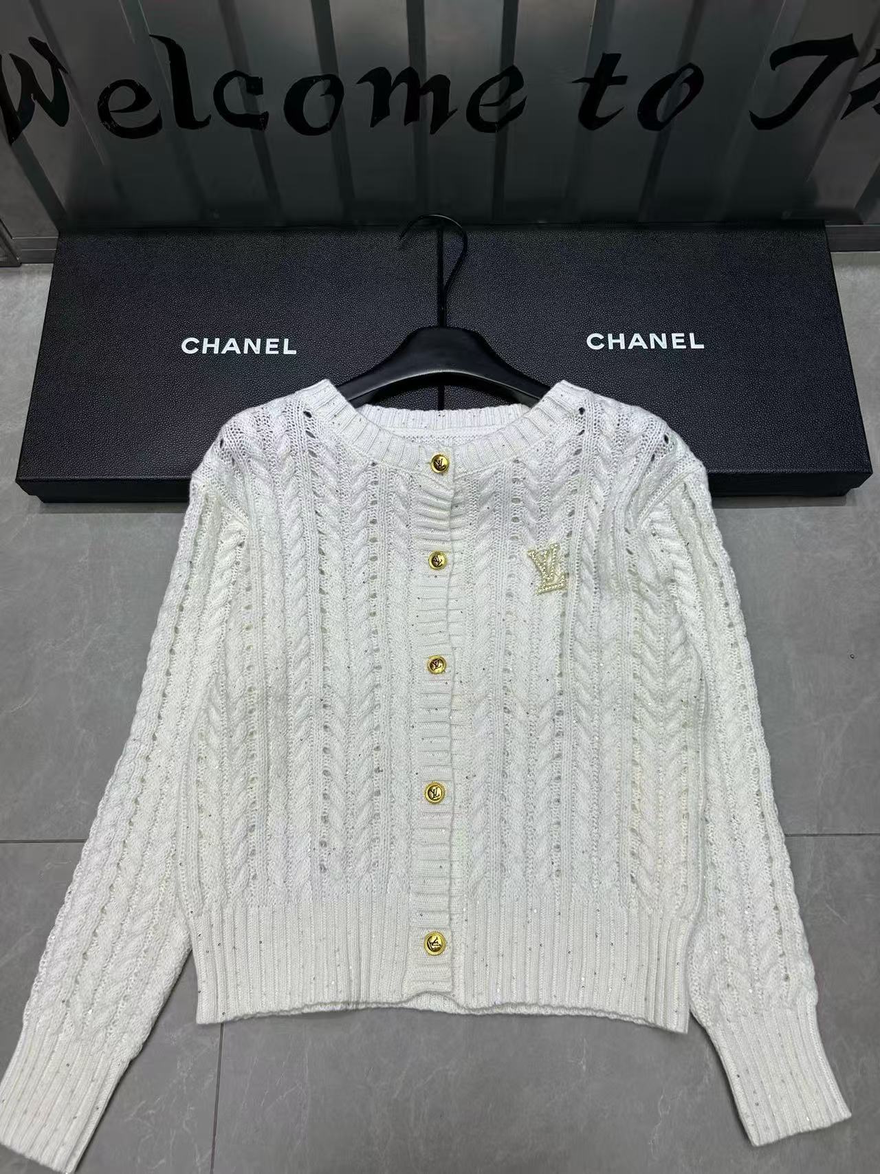 LVメタルボタン中空ウールカーディガン【50％割引+送料無料】