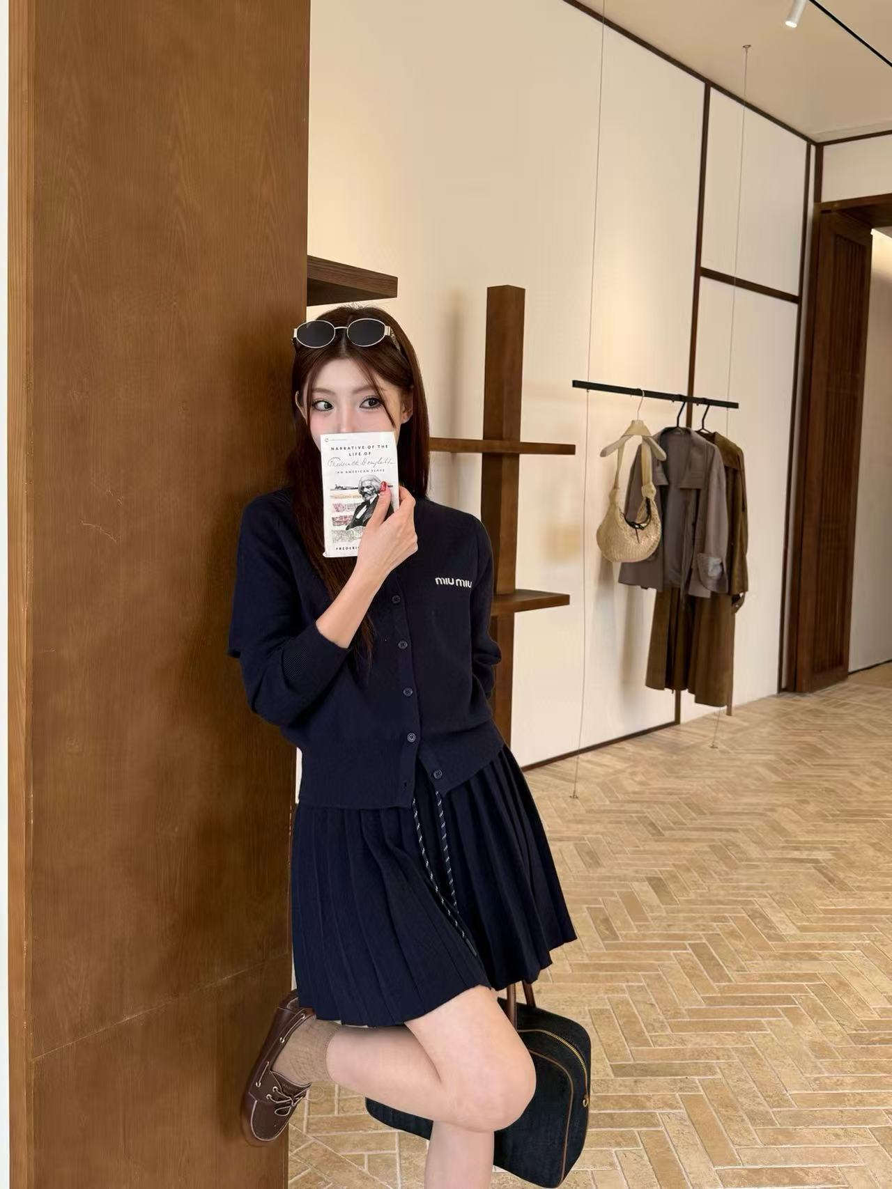 M1UM1U ウールカーディガン+スカート ツーピースセット【50％割引+送料無料】