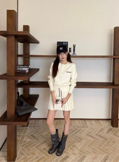 M1UM1U ウールカーディガン+スカート ツーピースセット【50％割引+送料無料】