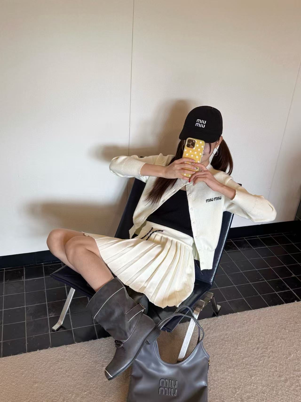 M1UM1U ウールカーディガン+スカート ツーピースセット【50％割引+送料無料】