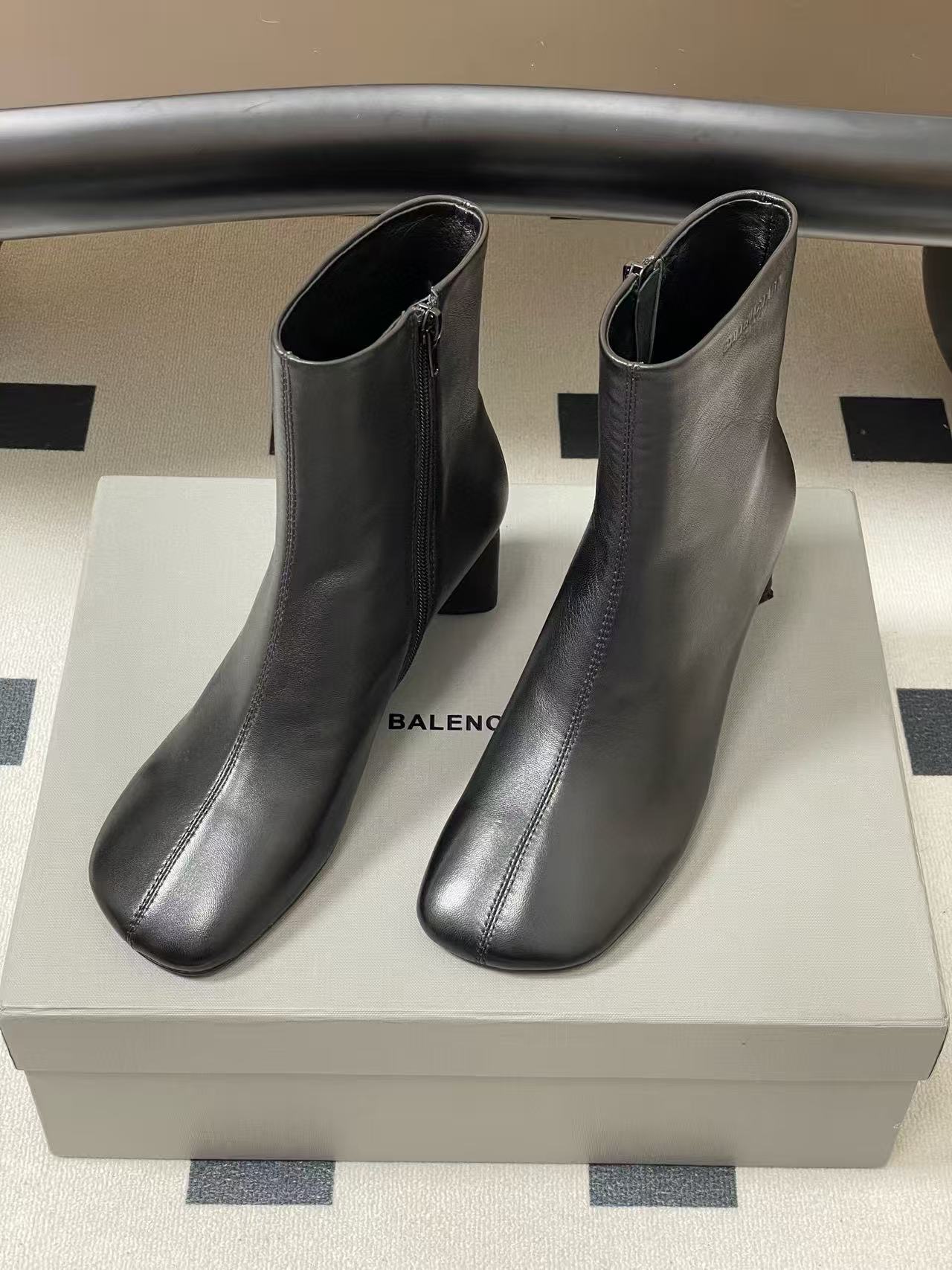 BALENC1AGの高品質スクエアトゥアンクルブーツ【50％割引+送料無料】