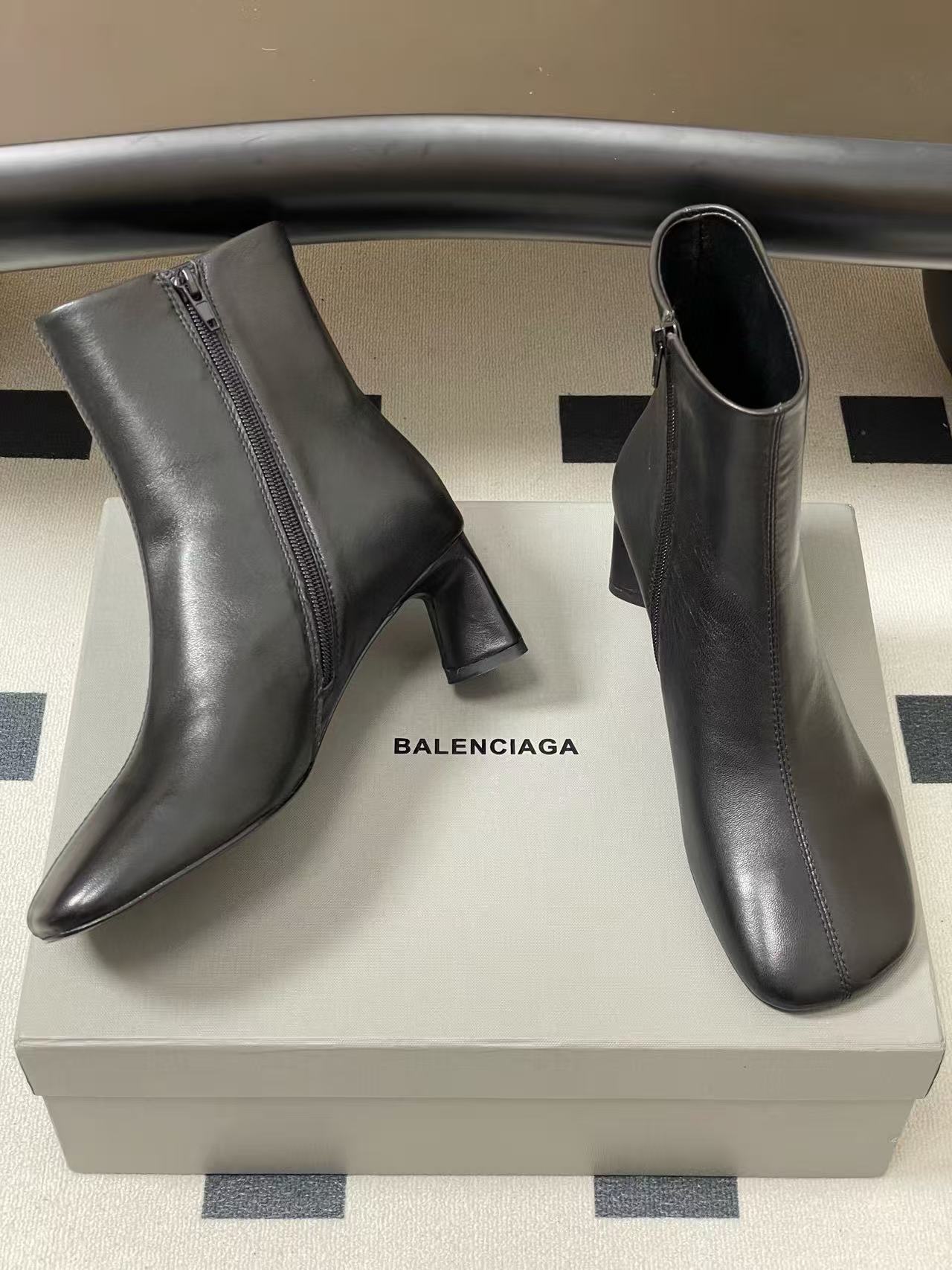 BALENC1AGの高品質スクエアトゥアンクルブーツ【50％割引+送料無料】