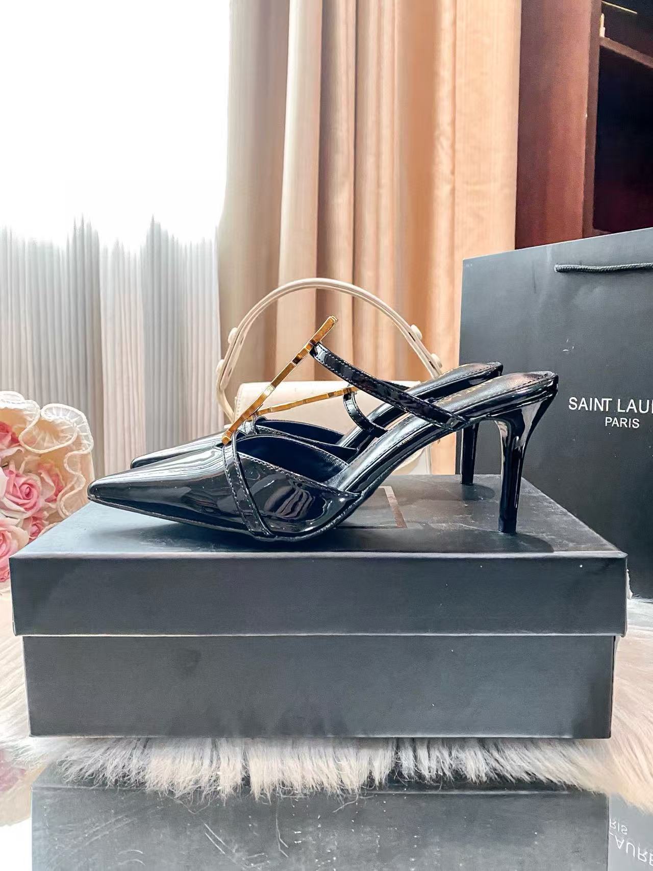 YSLのポインテッドハイヒール【50％割引+送料無料】