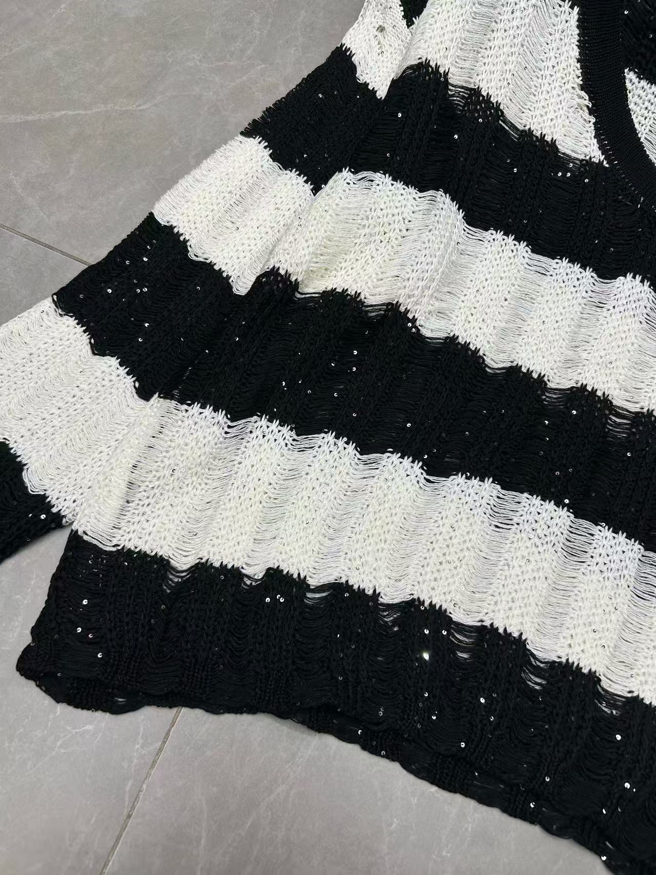 CHANE1 襟レタリング長袖セーター【50％割引+送料無料】