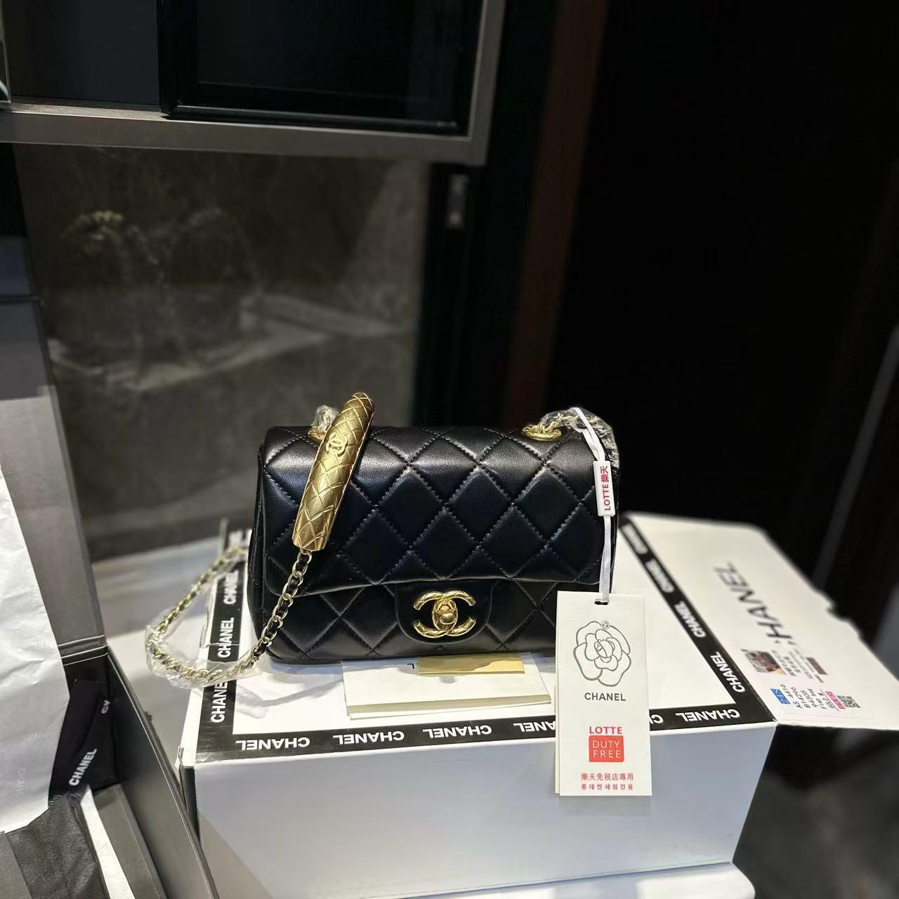 CHANE1 スパイラルハンドルハンドバッグ【50％割引+送料無料】