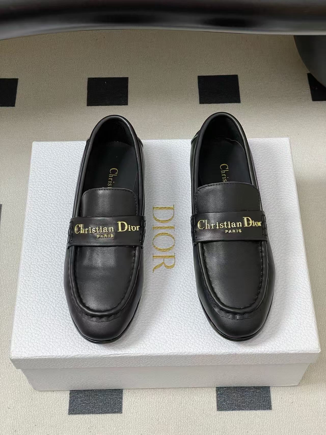 DI0Rの高品質ローファー【50％割引+送料無料】