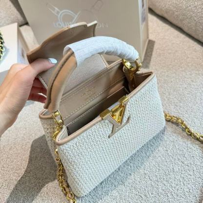 LV Capucinesハンドバッグ【50％割引+送料無料】