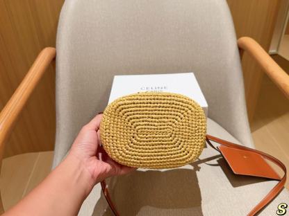 CEL1NE 編み込みストローバケットバッグ【50％割引+送料無料】