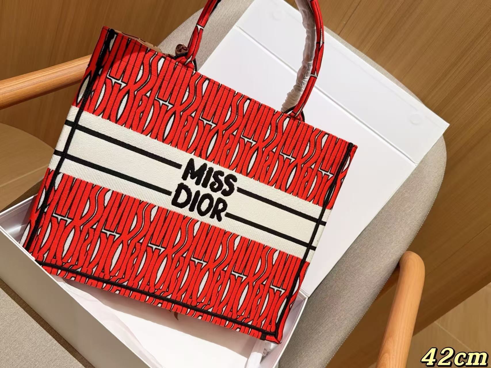 DI0R レッド ショッピングバッグ【50％割引+送料無料】