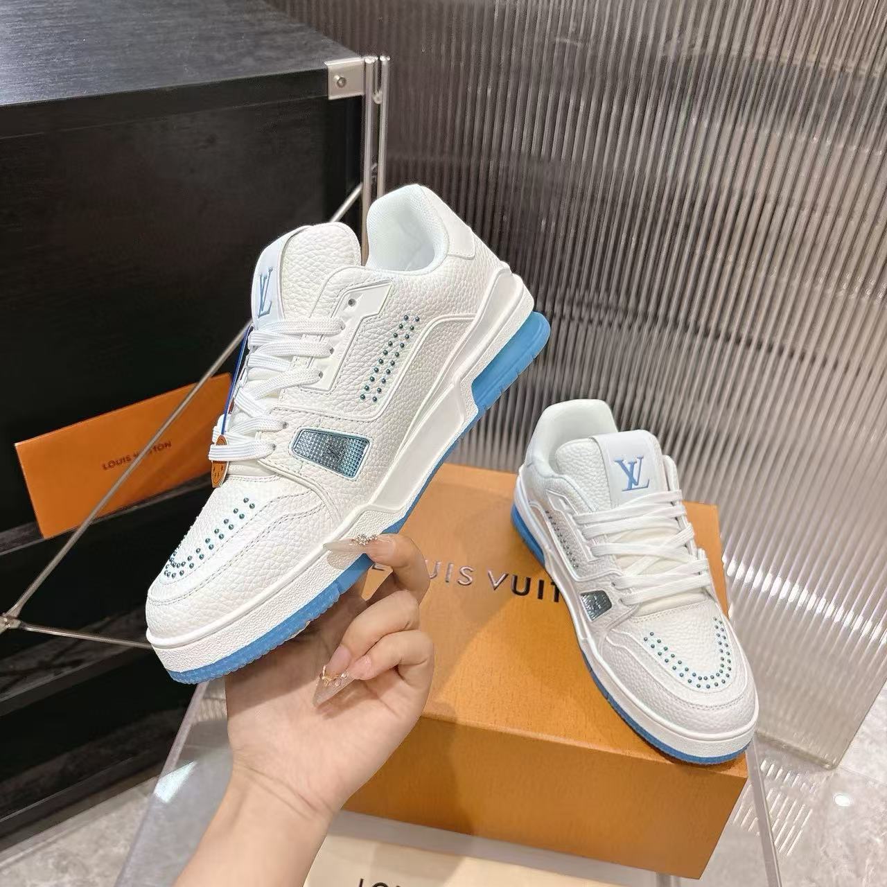 LVの高品質カジュアルシューズ【50％割引+送料無料】