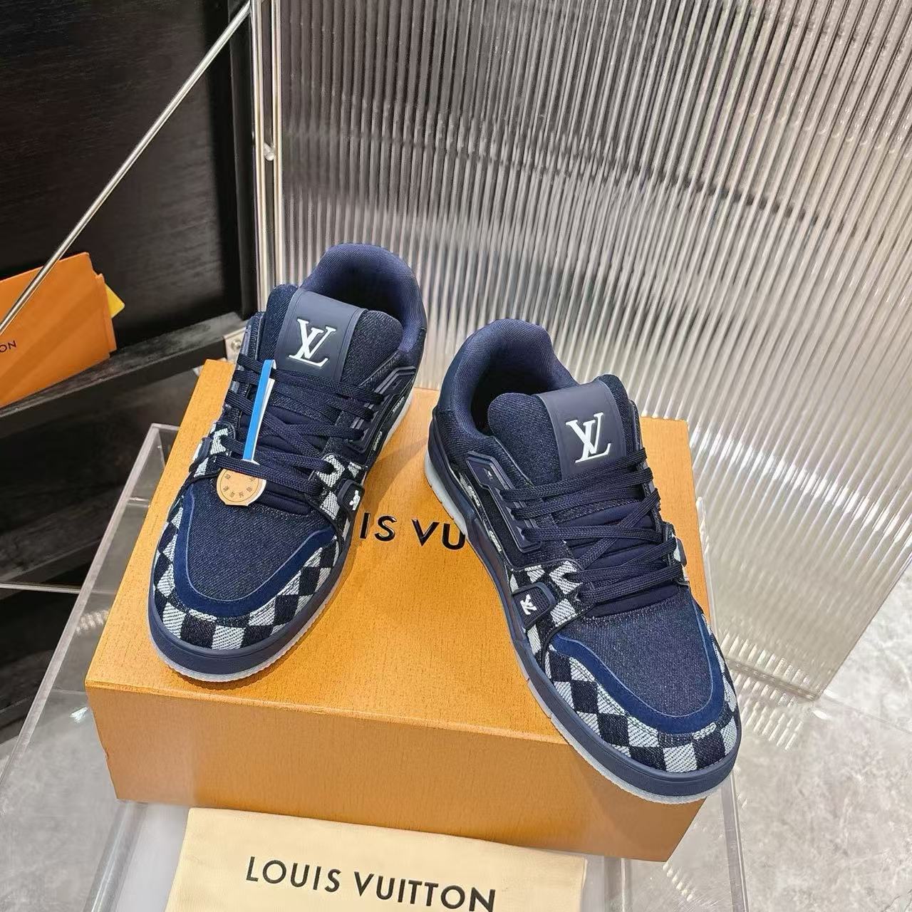LVの高品質チェック柄カジュアルスポーツシューズ【50％割引+送料無料】