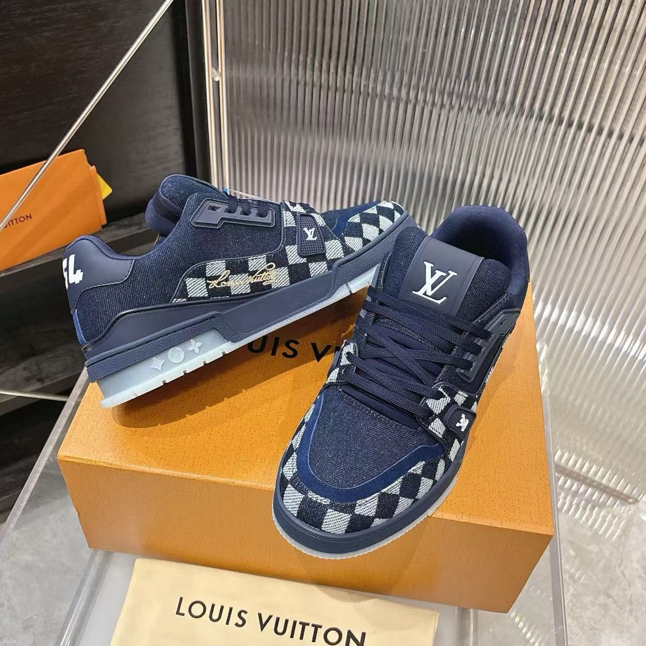 LVの高品質チェック柄カジュアルスポーツシューズ【50％割引+送料無料】